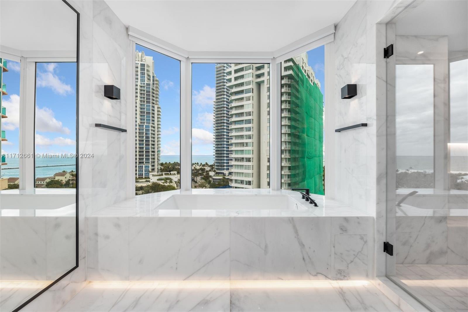 300 S Pointe Dr # 1105