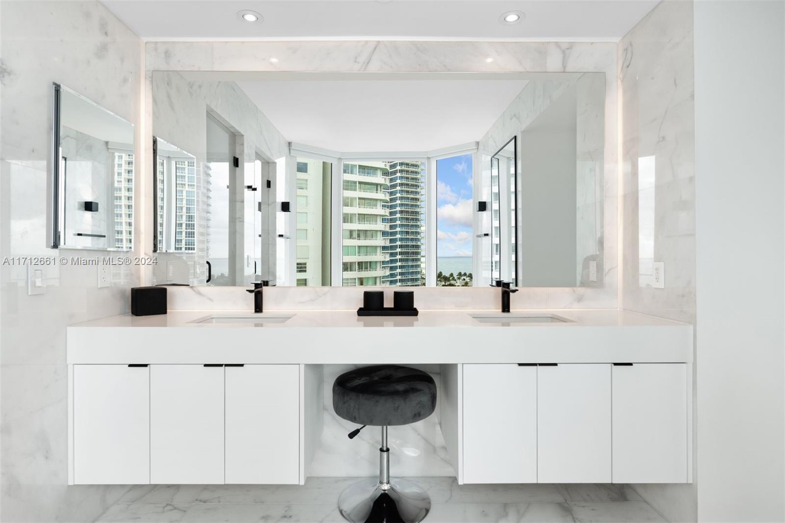 300 S Pointe Dr # 1105