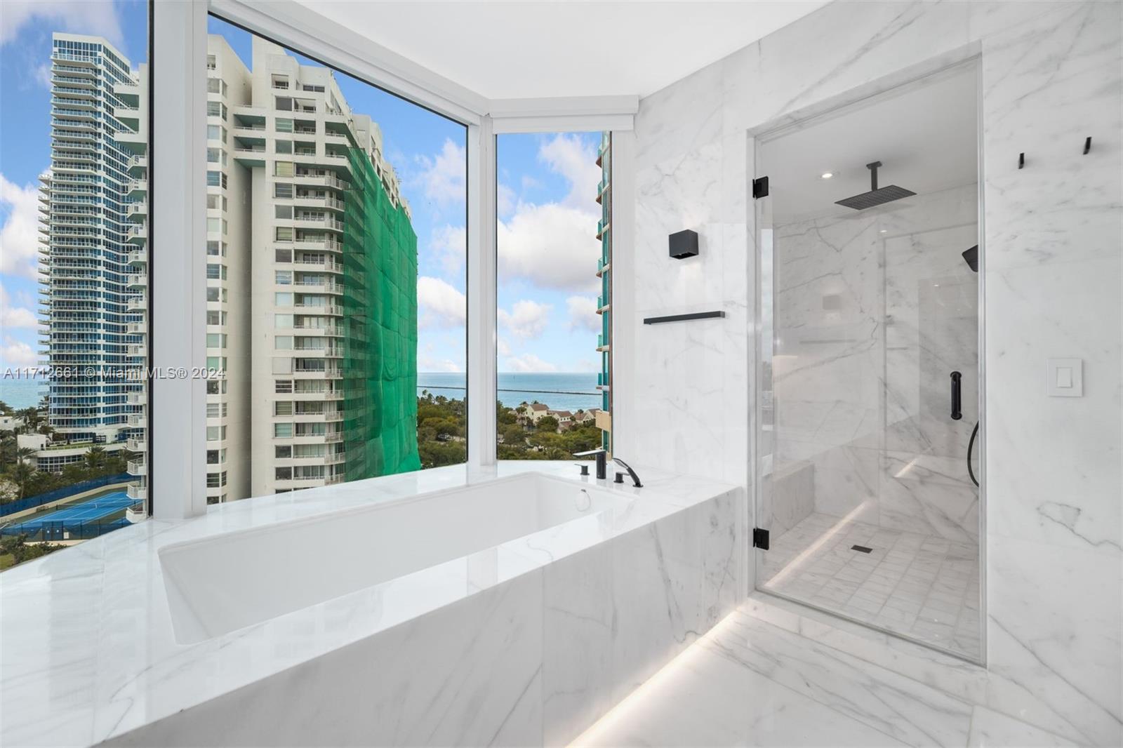 300 S Pointe Dr # 1105