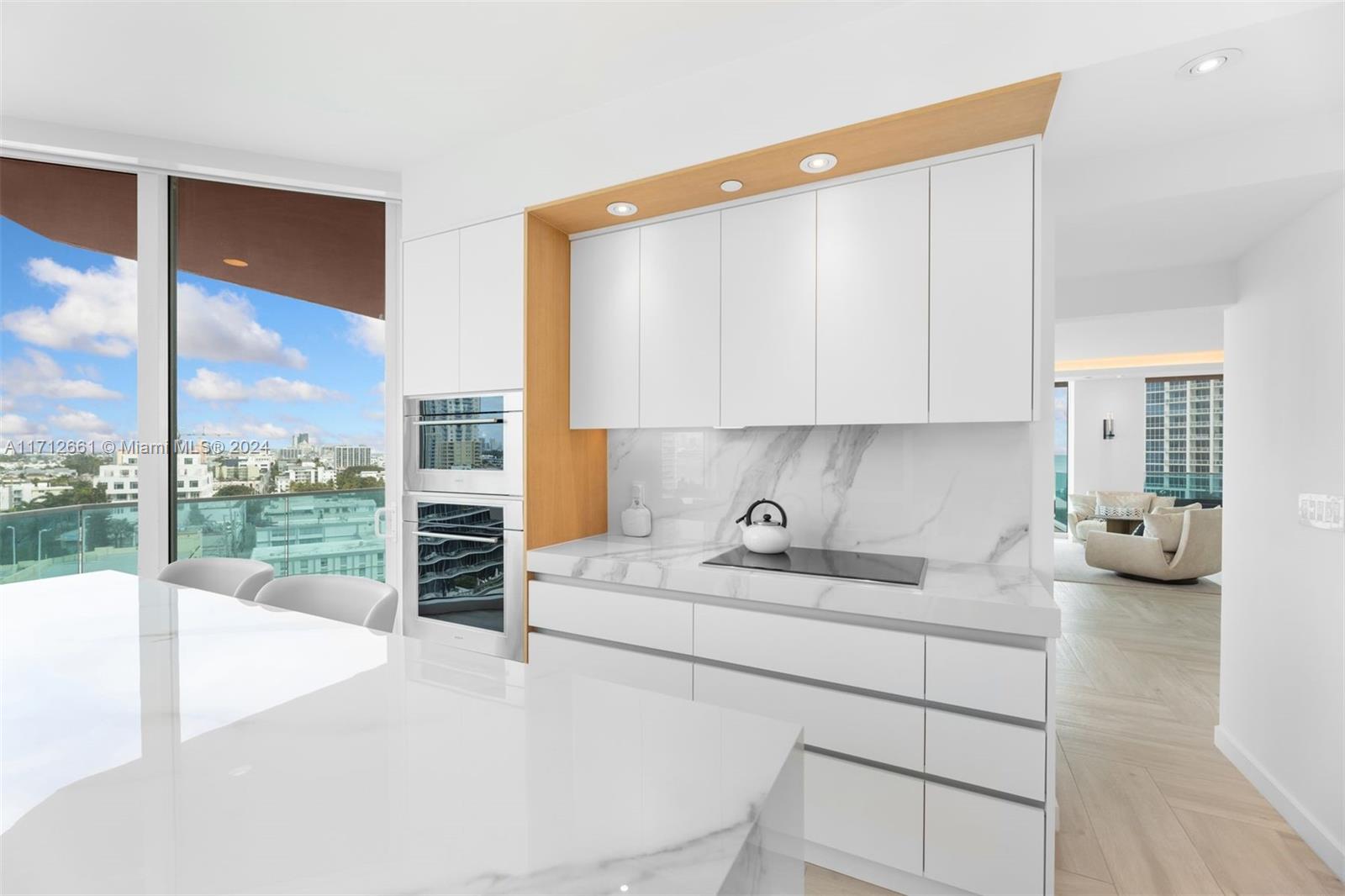 300 S Pointe Dr # 1105