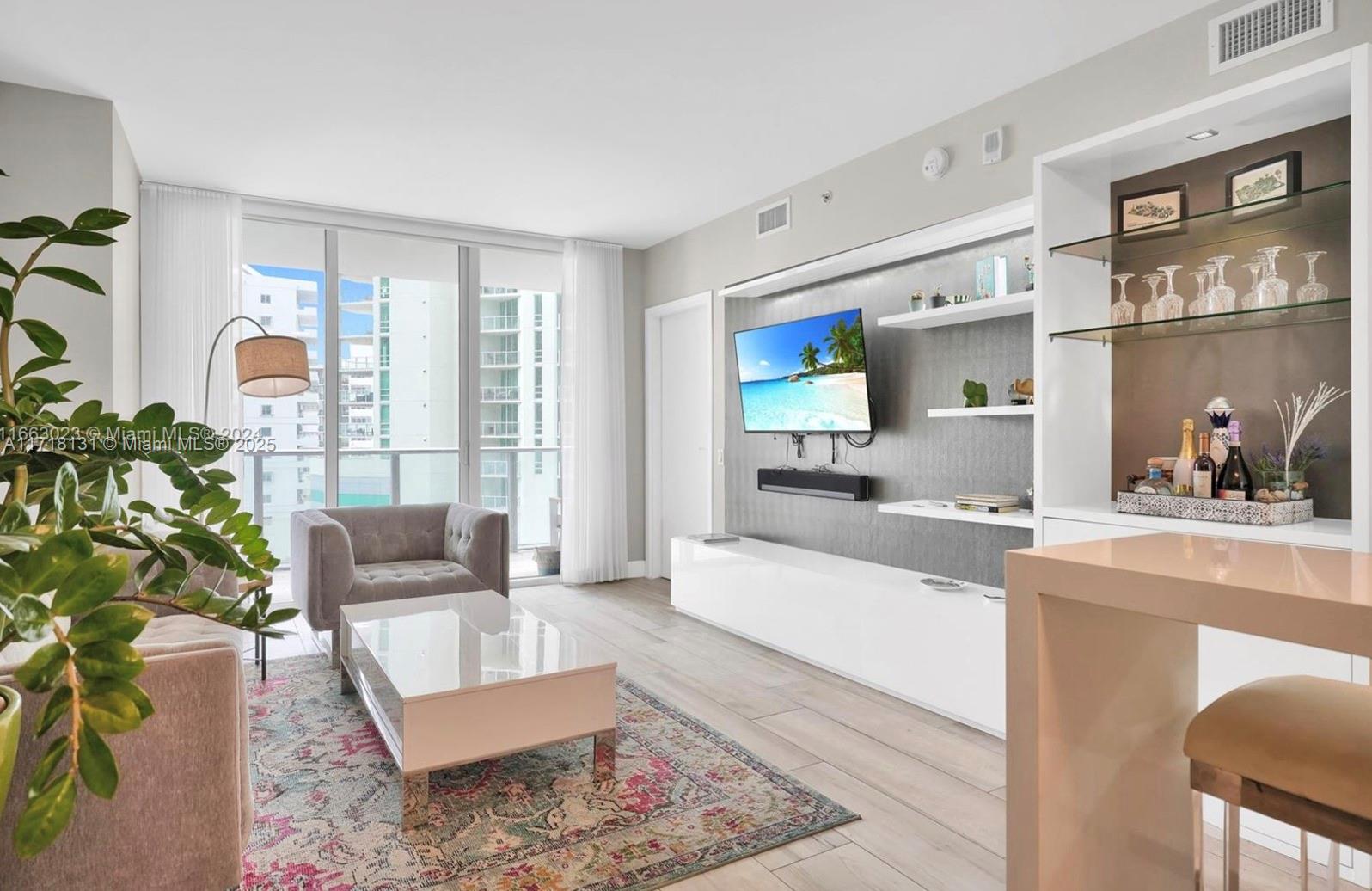 1300 Brickell Bay Dr # 906