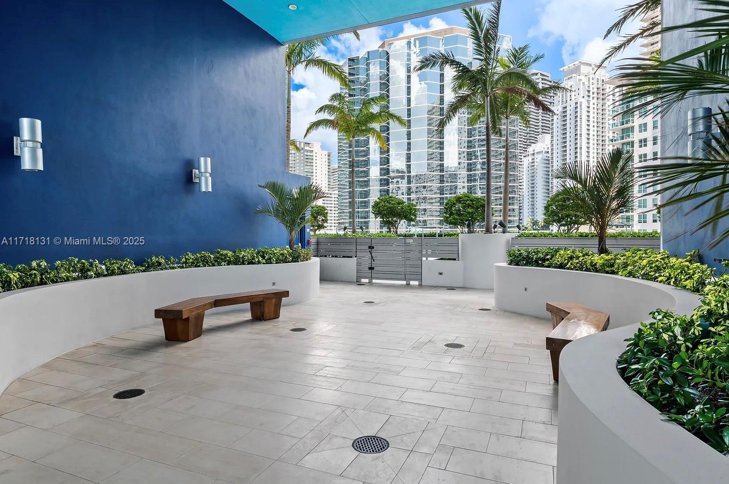 1300 Brickell Bay Dr # 906