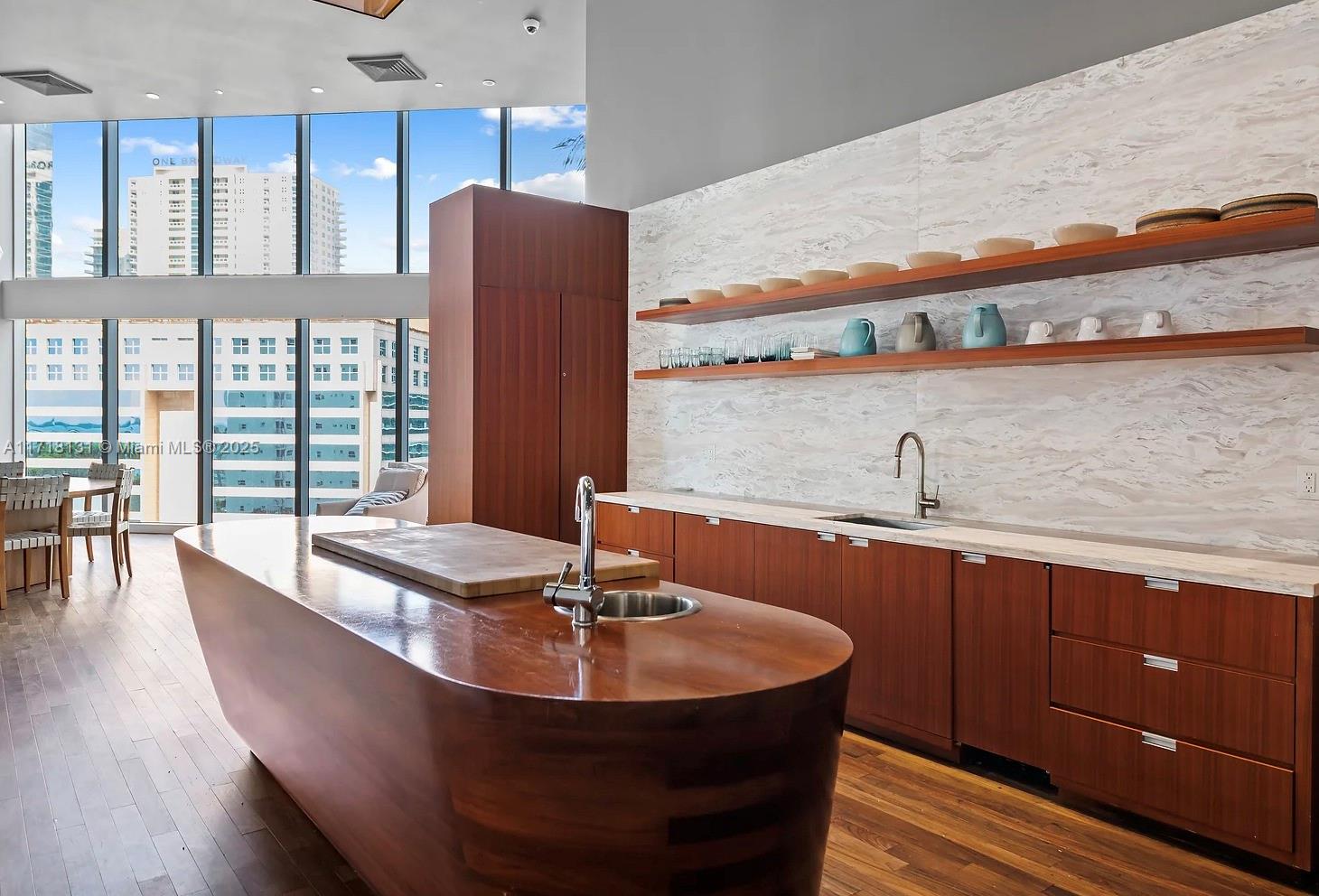 1300 Brickell Bay Dr # 906