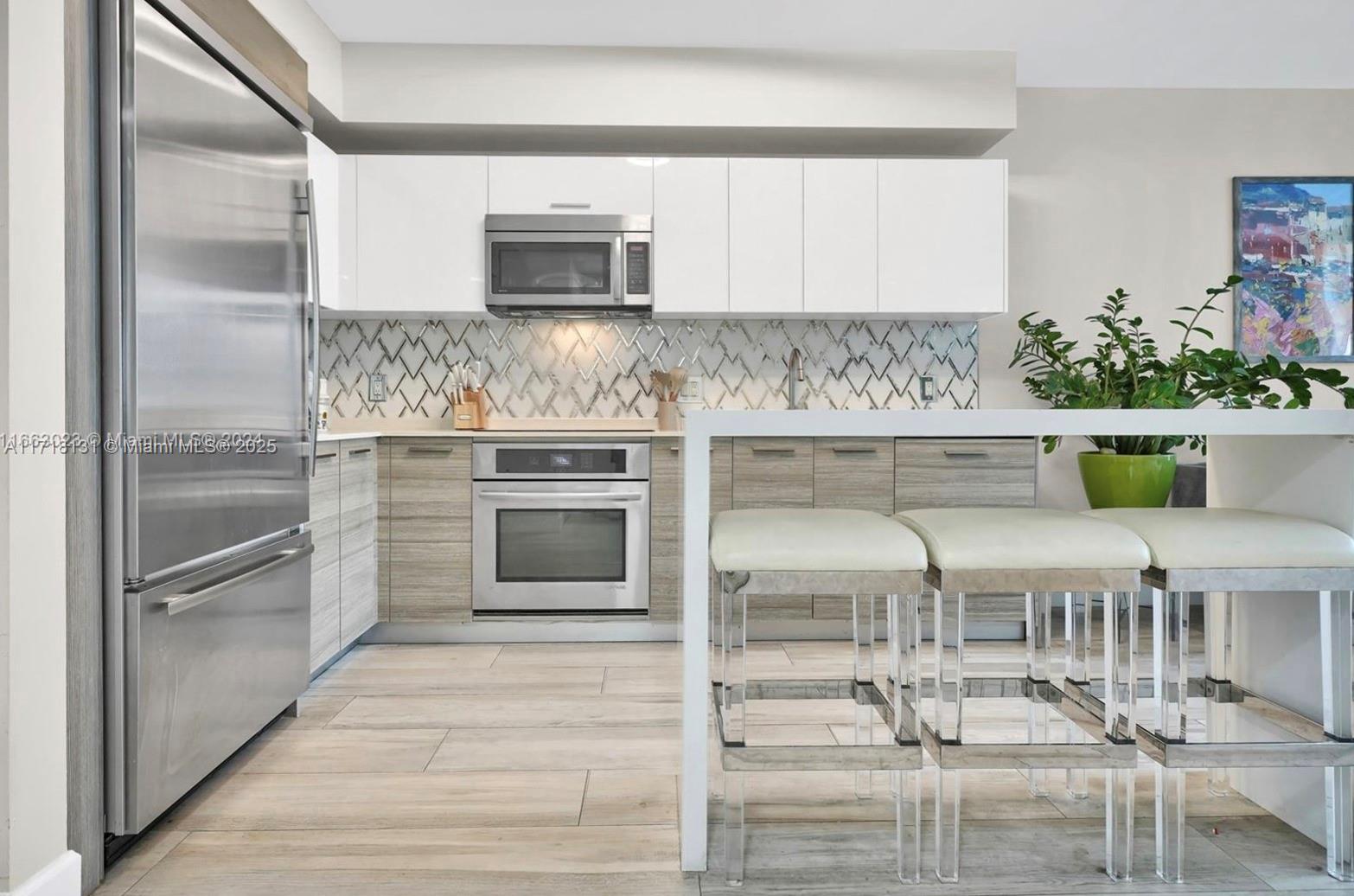 1300 Brickell Bay Dr # 906