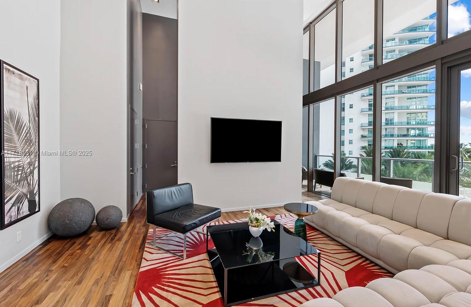 1300 Brickell Bay Dr # 906