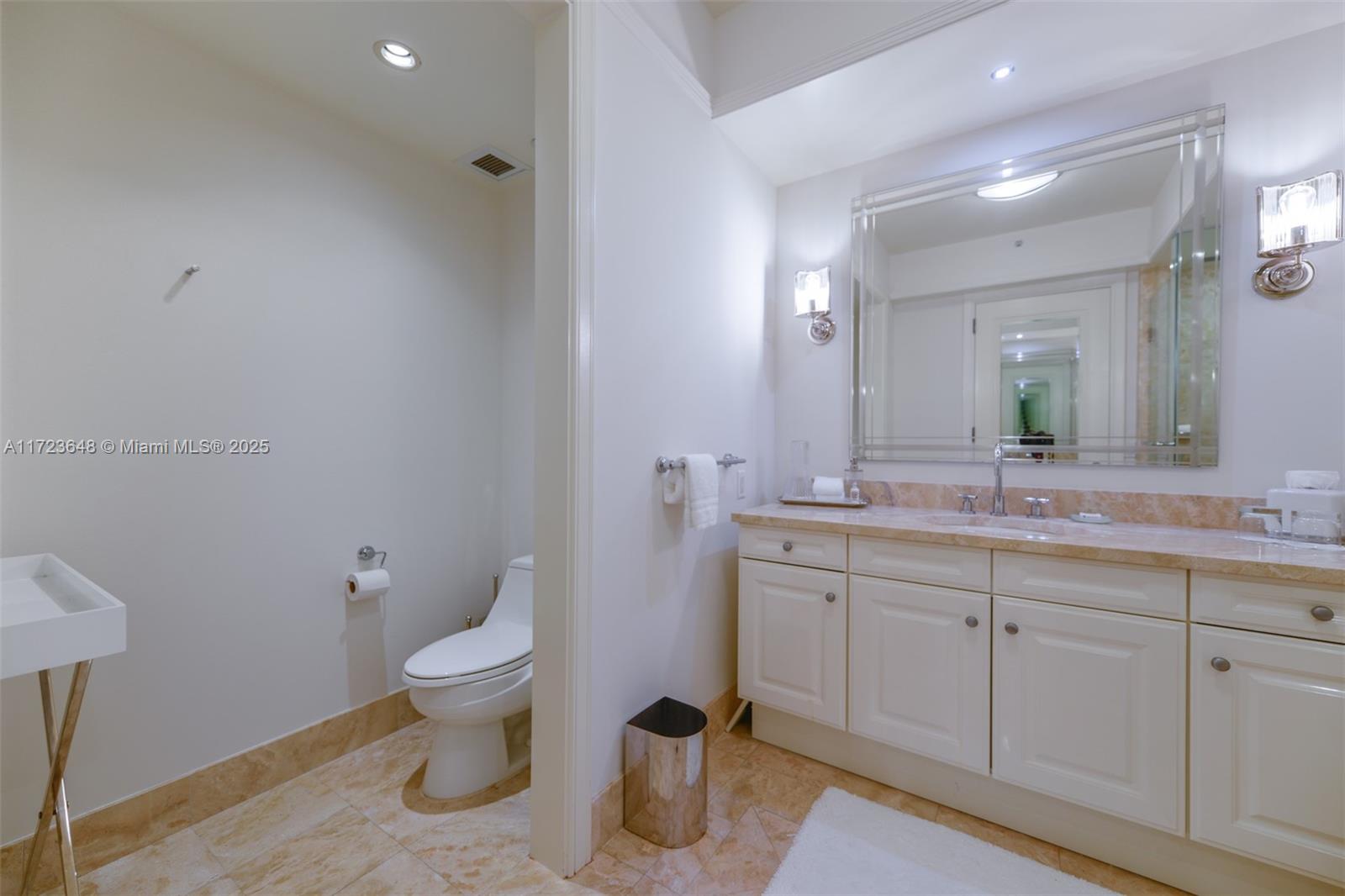 1435 Brickell Ave # 3510