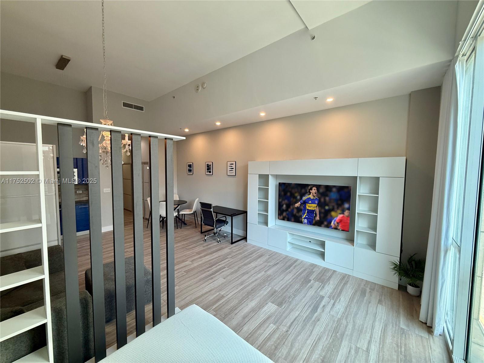 253 NE 2nd St # 316