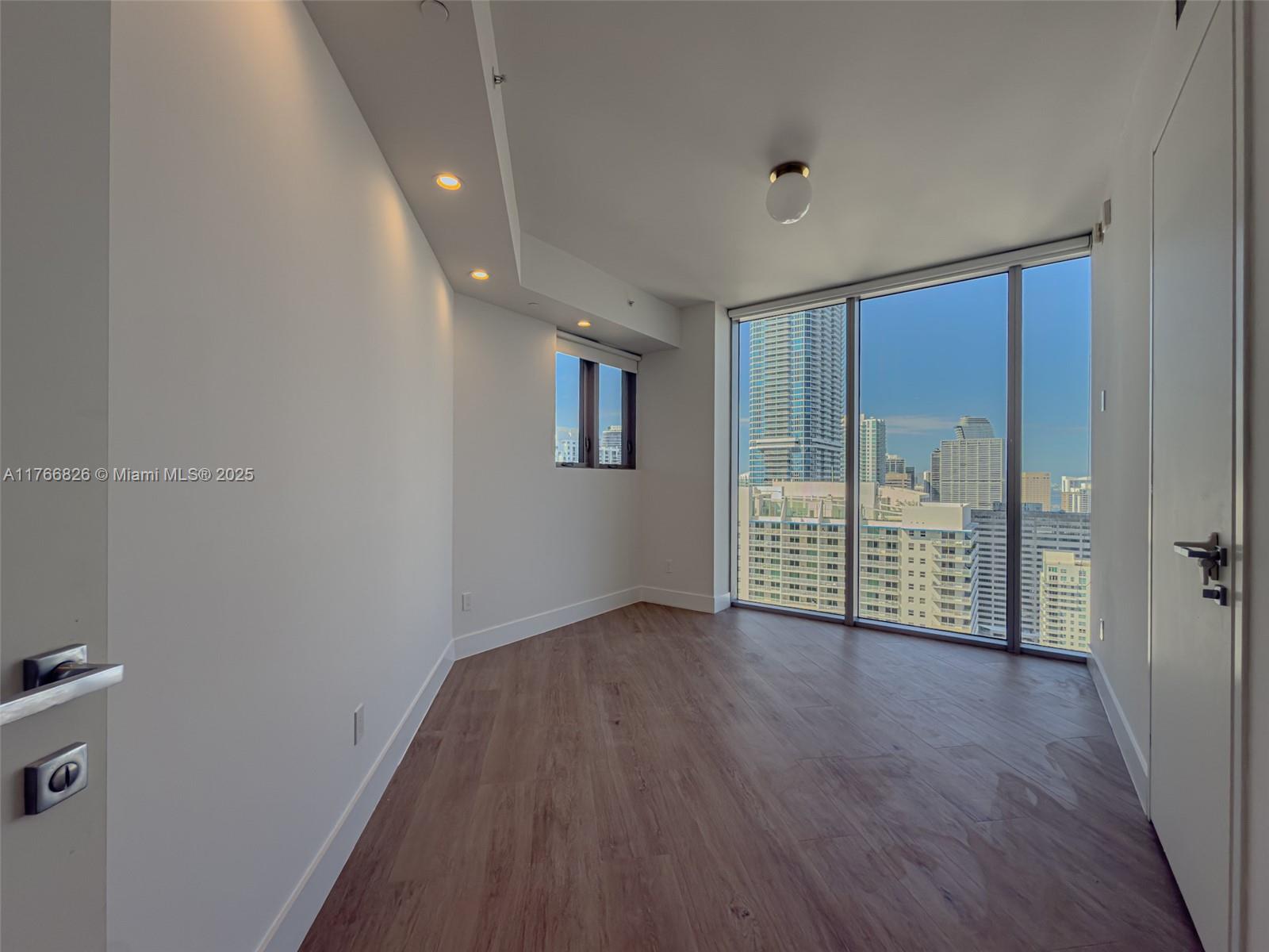 1300 Brickell Bay Dr # 4204