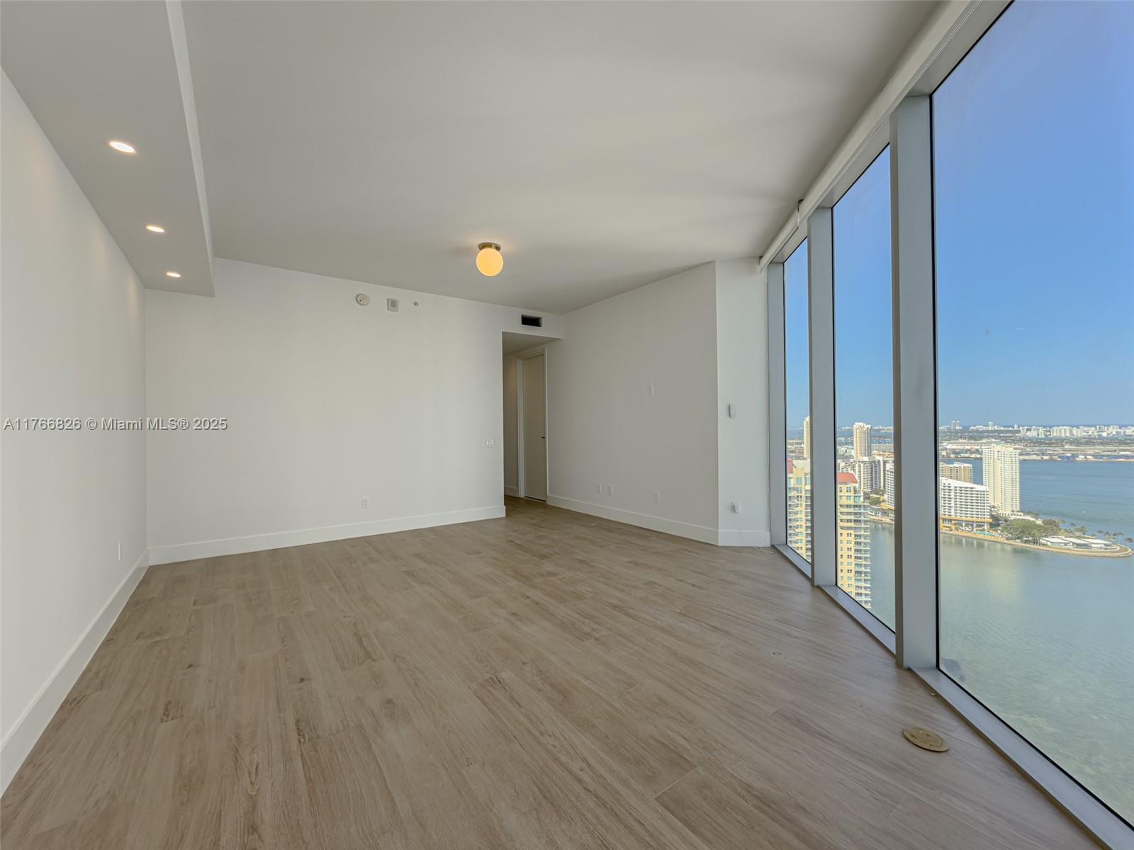 1300 Brickell Bay Dr # 4204