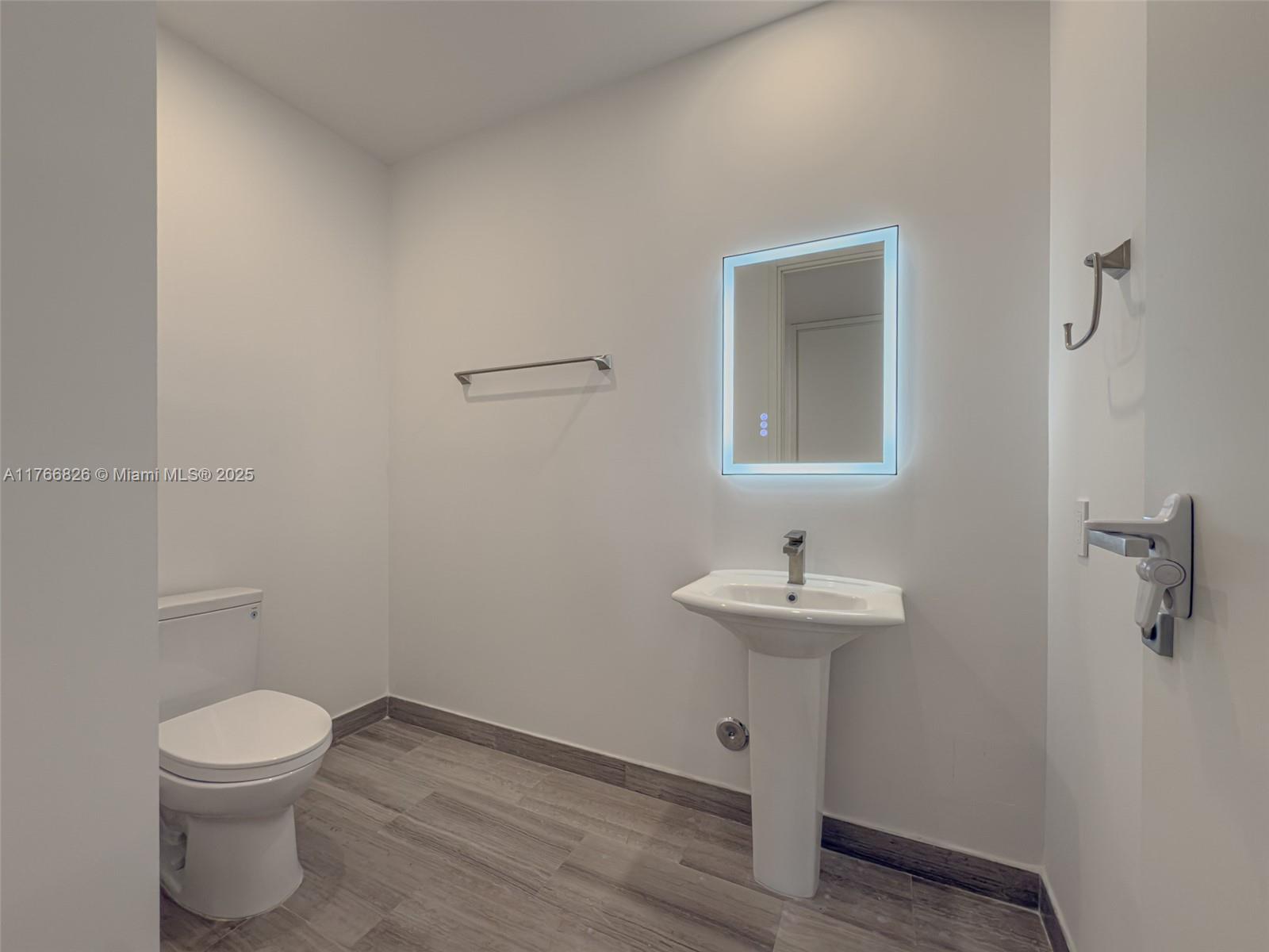 1300 Brickell Bay Dr # 4204