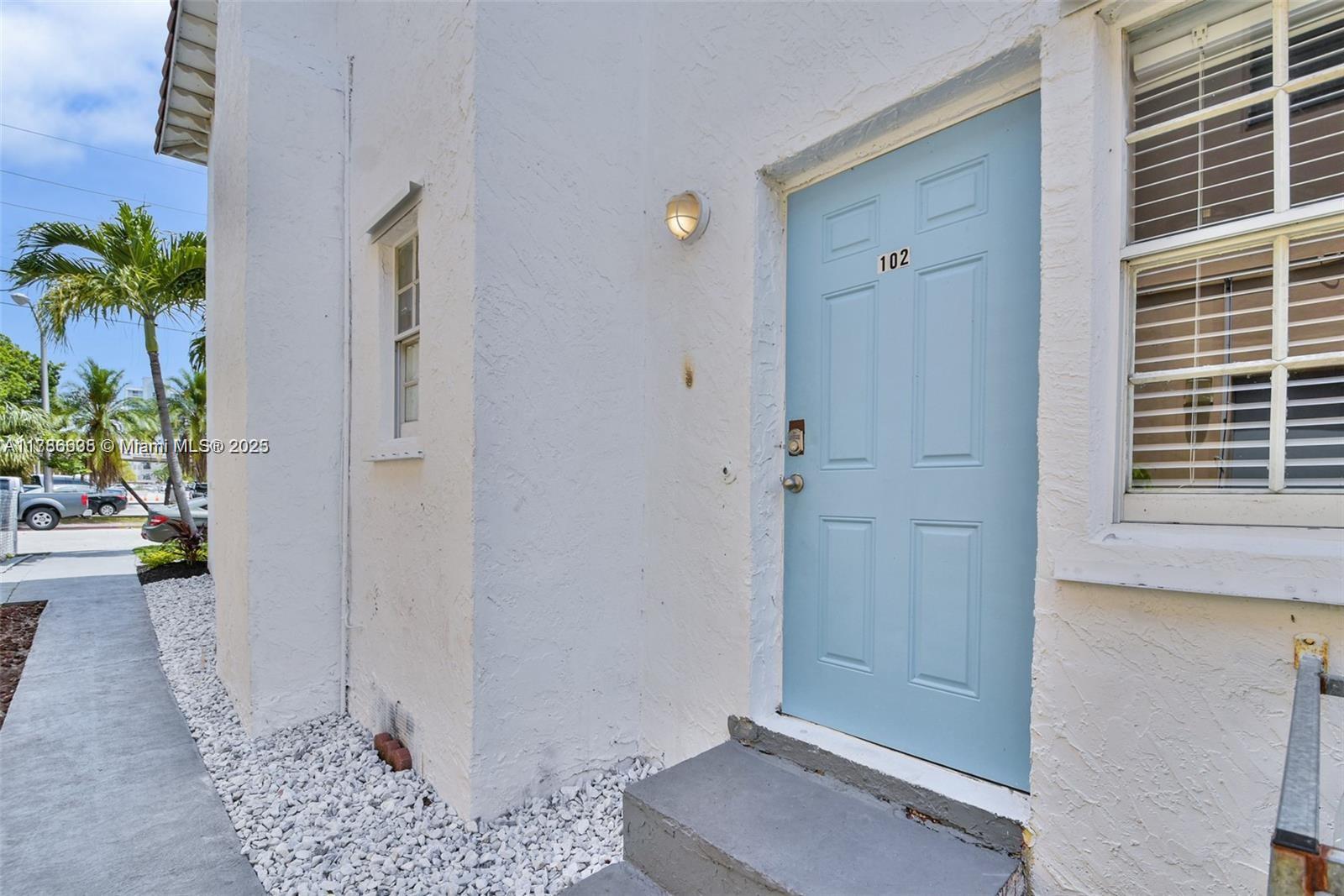 6966 Byron Ave # 102