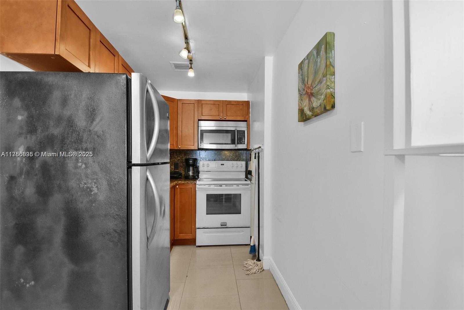6966 Byron Ave # 102