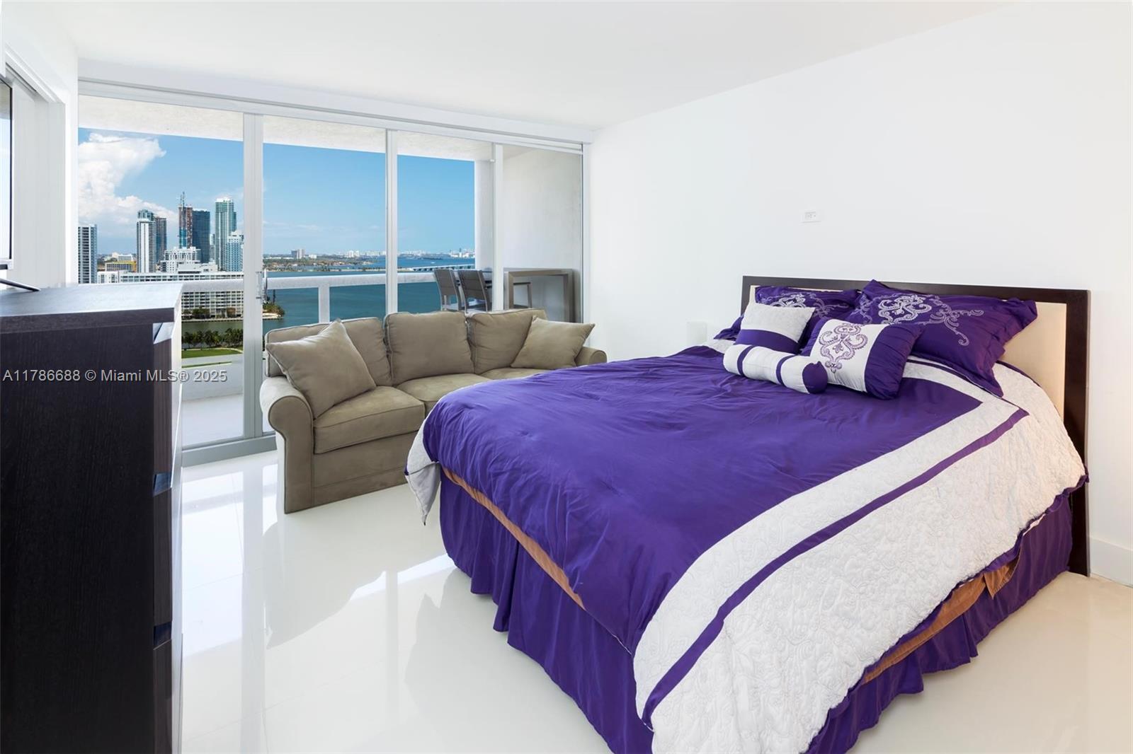 1717 N Bayshore Dr # 2536 Unit: A-2536
