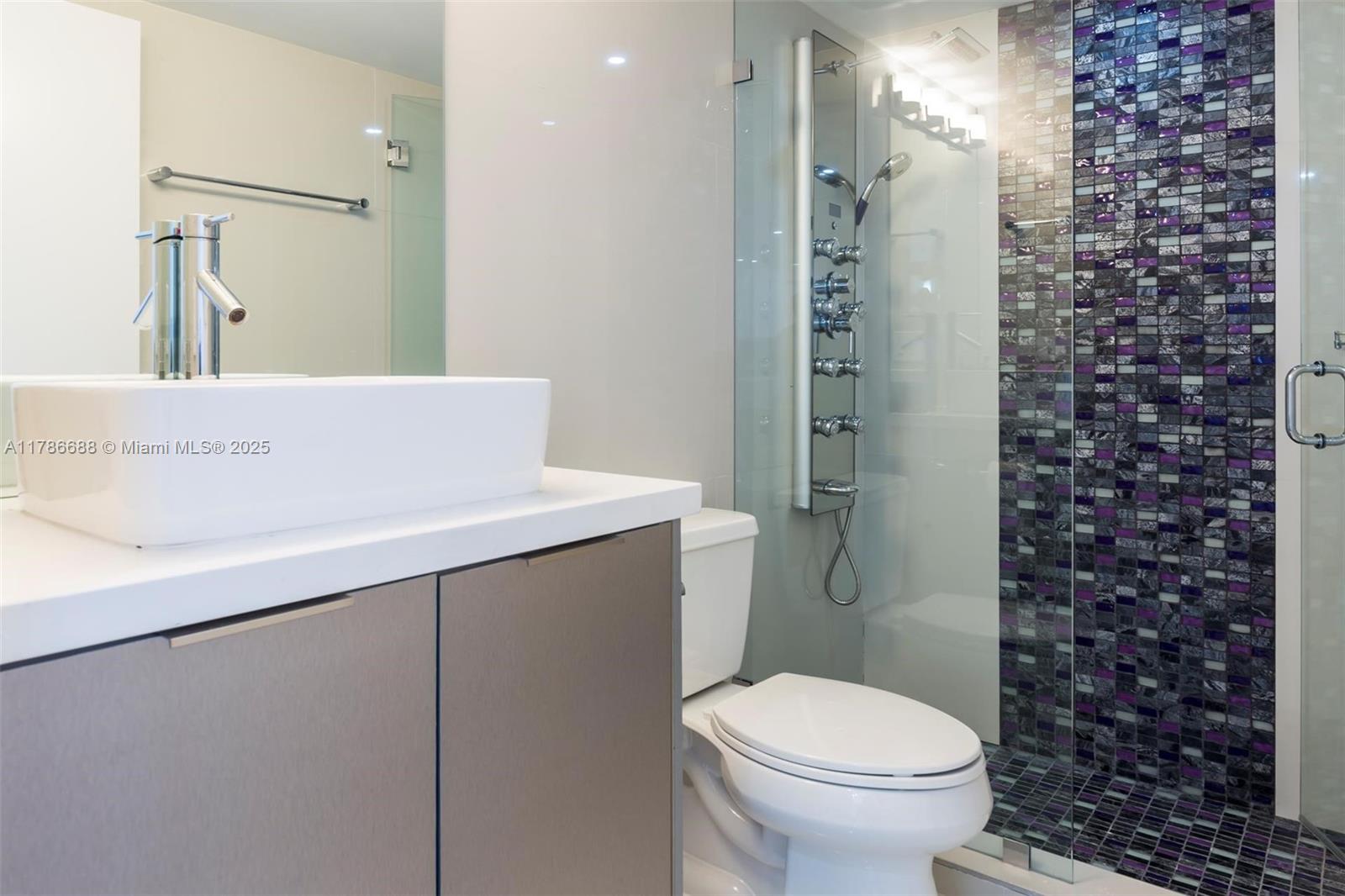1717 N Bayshore Dr # 2536 Unit: A-2536
