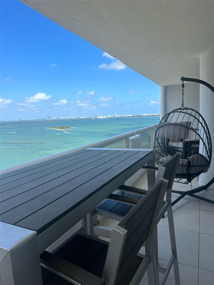 1717 N Bayshore Dr # 2536 Unit: A-2536