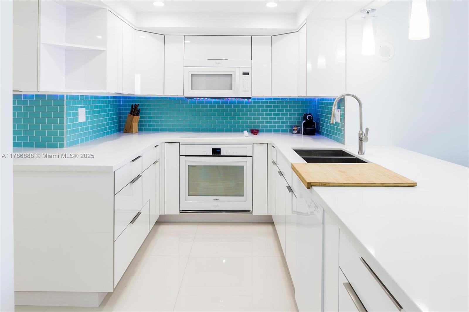 1717 N Bayshore Dr # 2536 Unit: A-2536