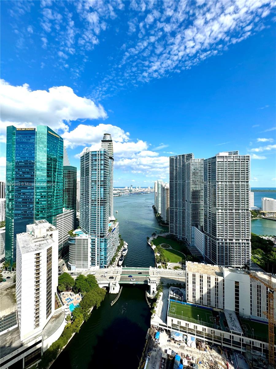 31 SE 5th St # 4214