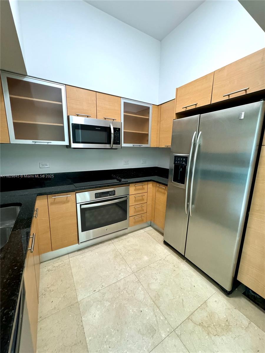 31 SE 5th St # 4214
