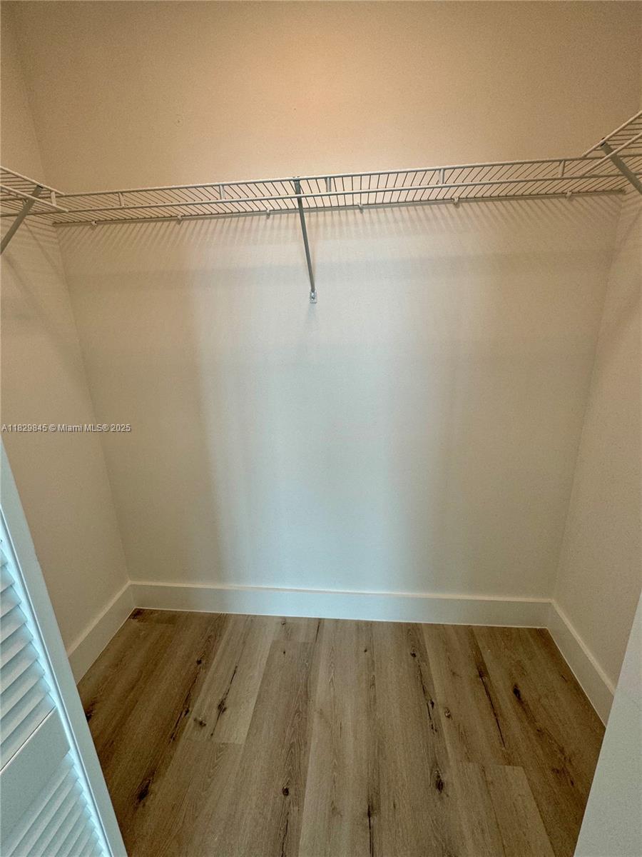 31 SE 5th St # 4214