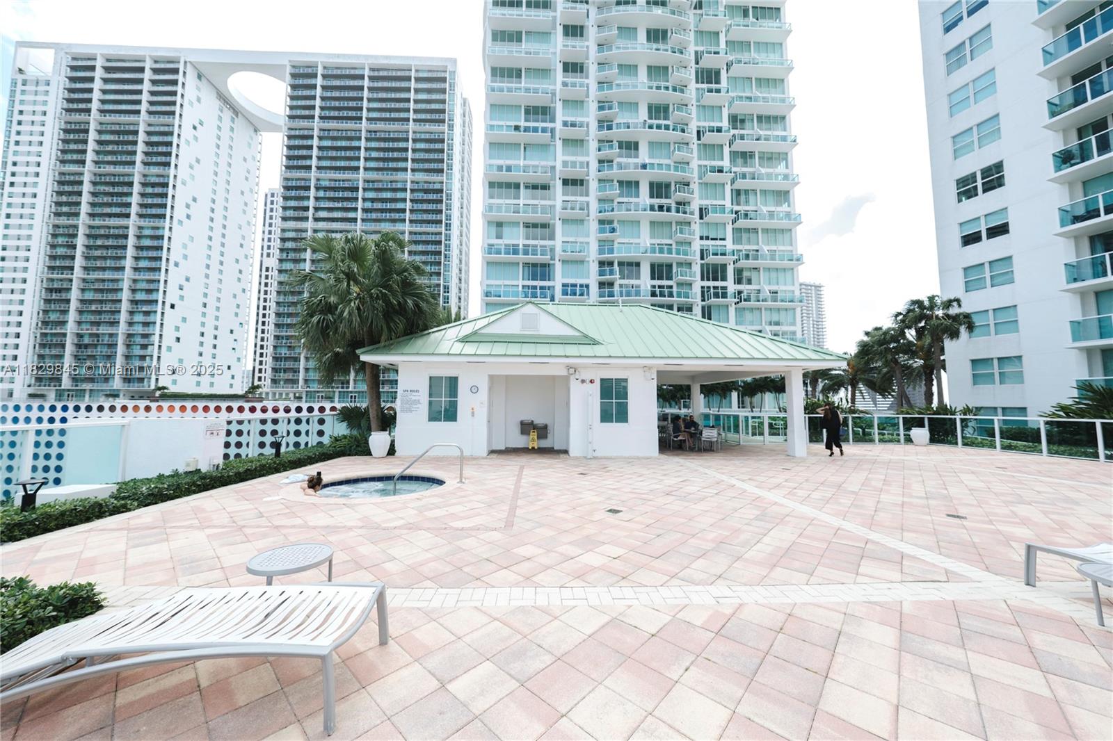 31 SE 5th St # 4214