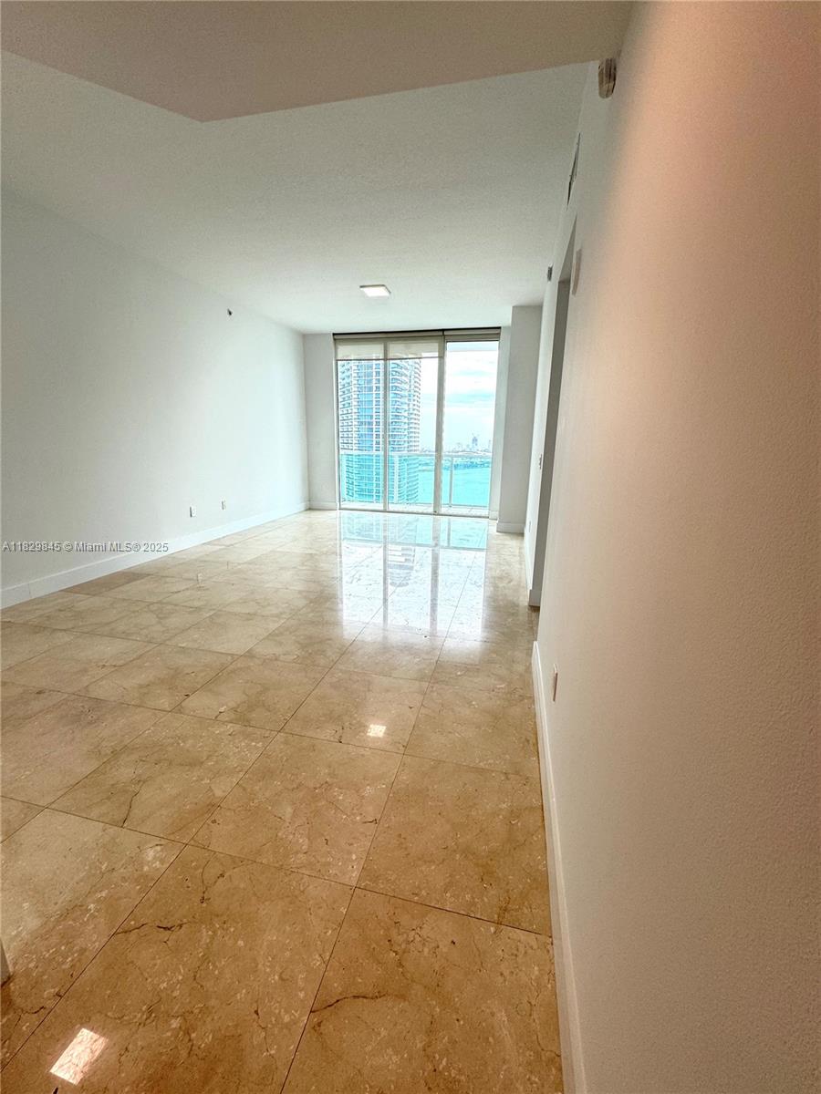31 SE 5th St # 4214