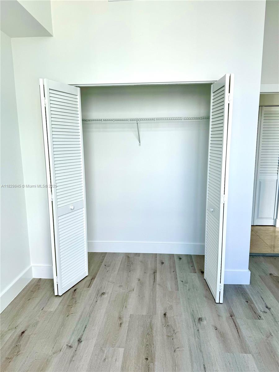 31 SE 5th St # 4214