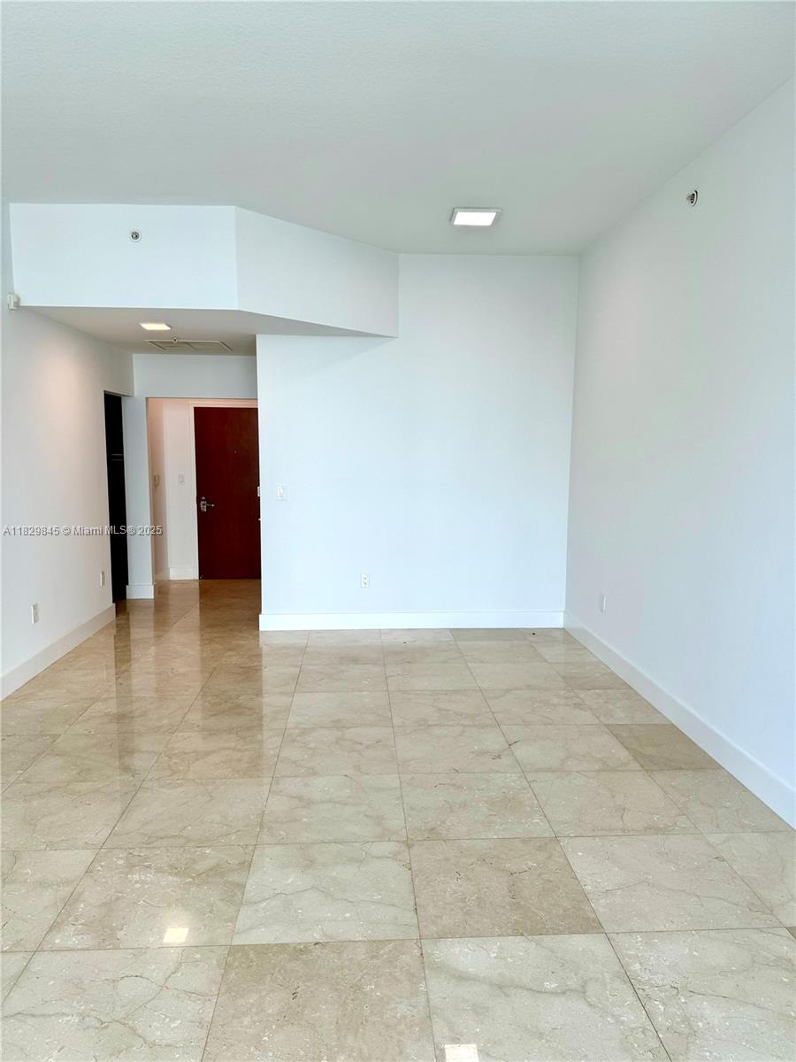 31 SE 5th St # 4214