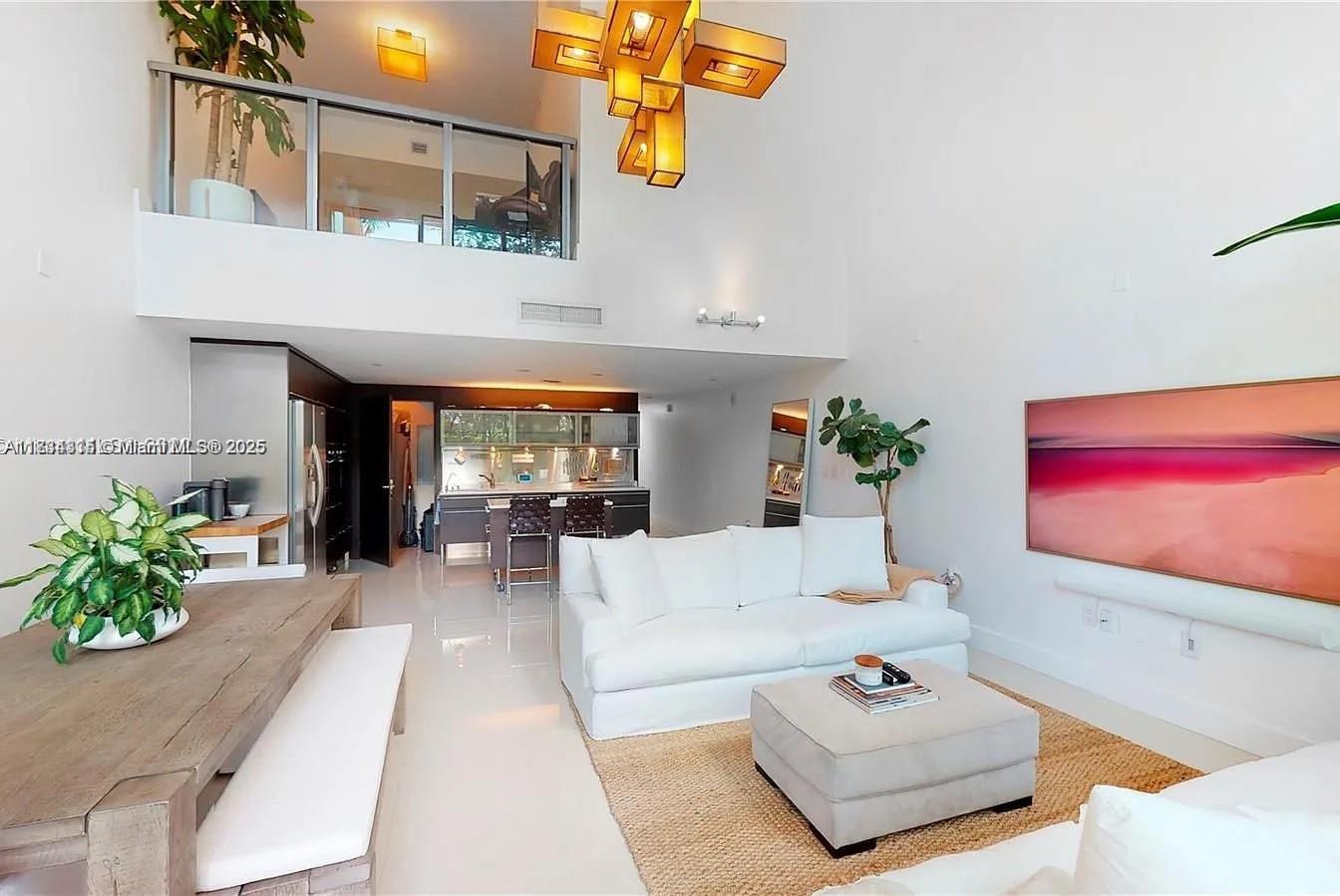 6000 Collins Ave # 124