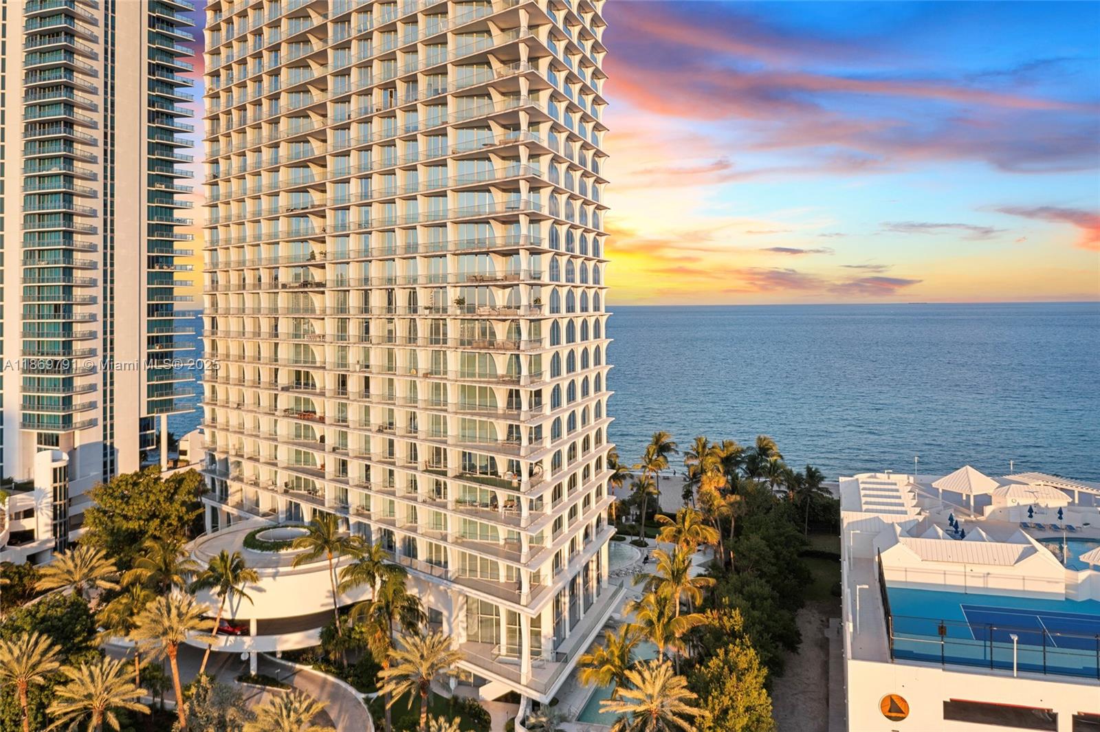 16901 Collins Ave # 503