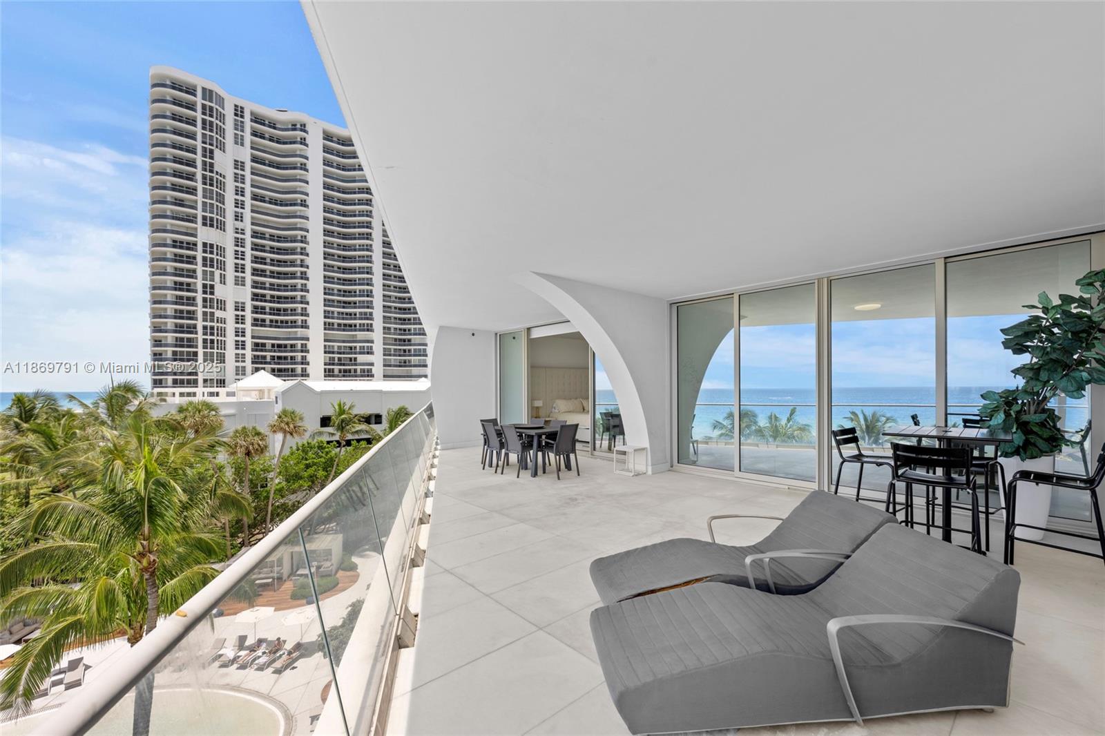 16901 Collins Ave # 503