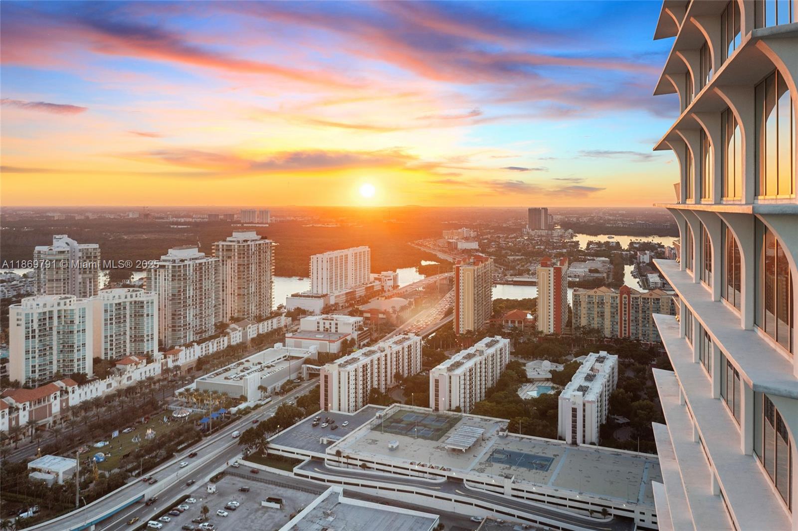 16901 Collins Ave # 503