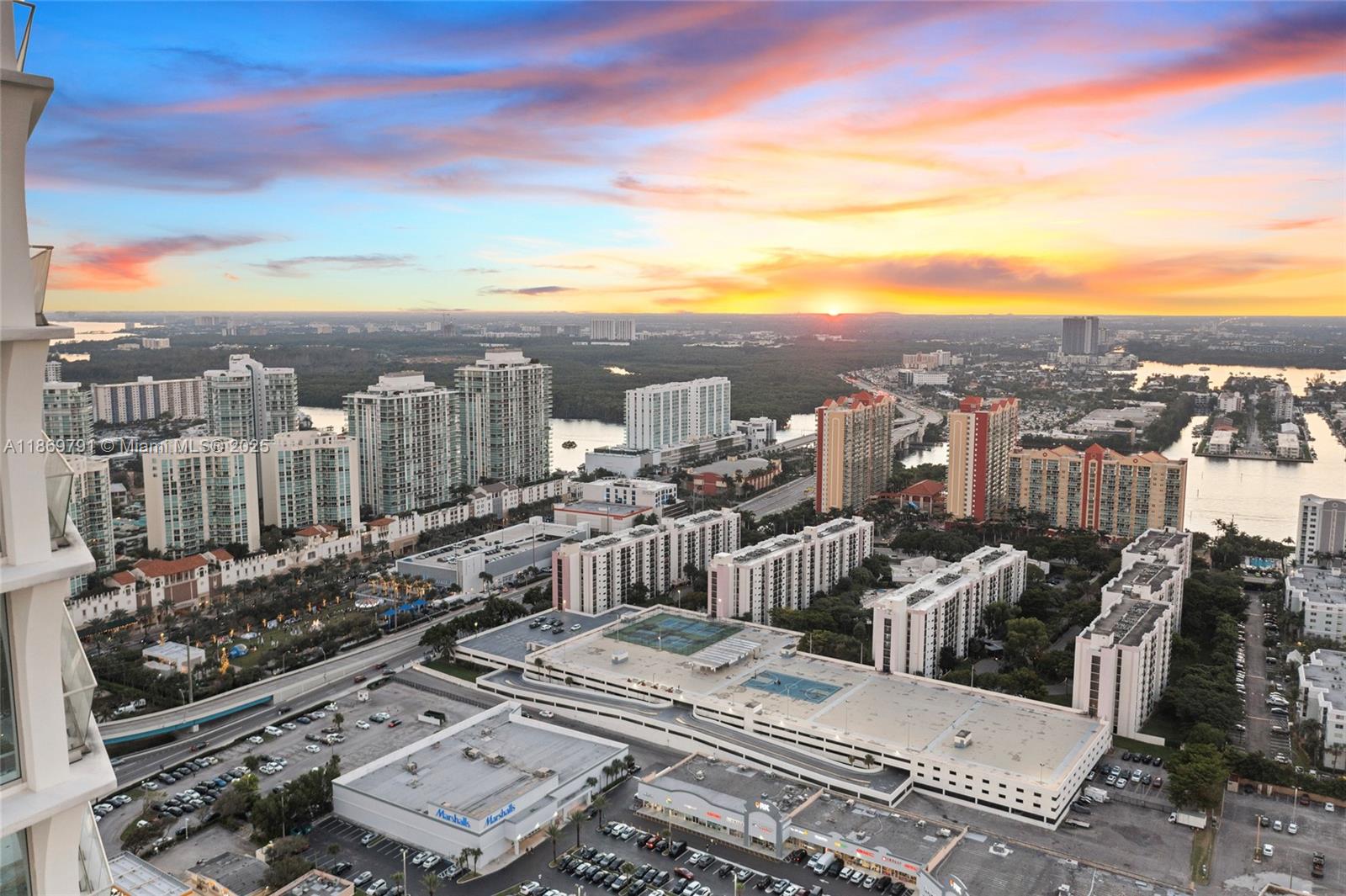16901 Collins Ave # 503