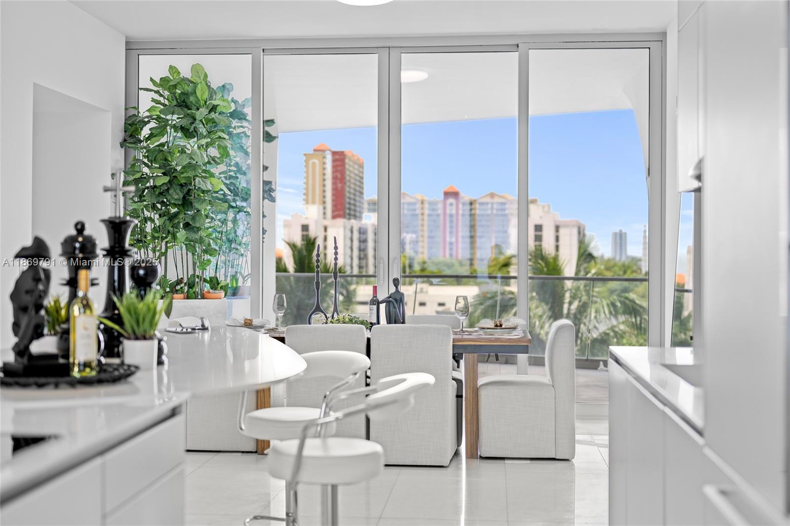 16901 Collins Ave # 503