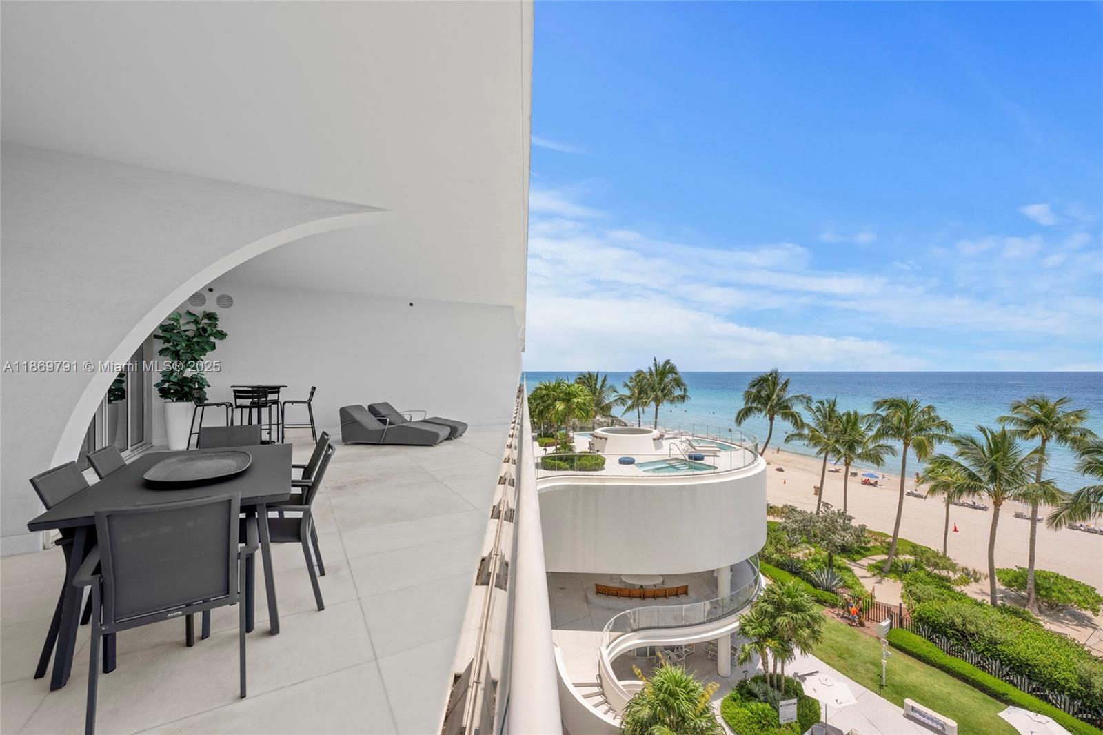 16901 Collins Ave # 503