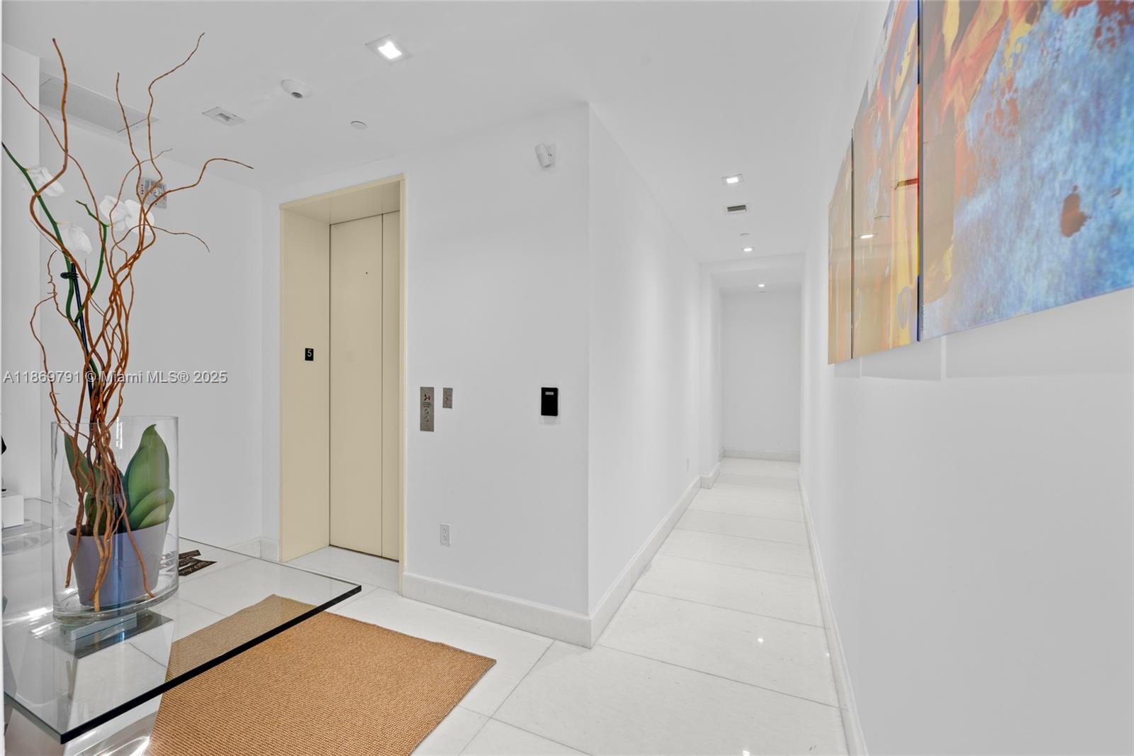 16901 Collins Ave # 503