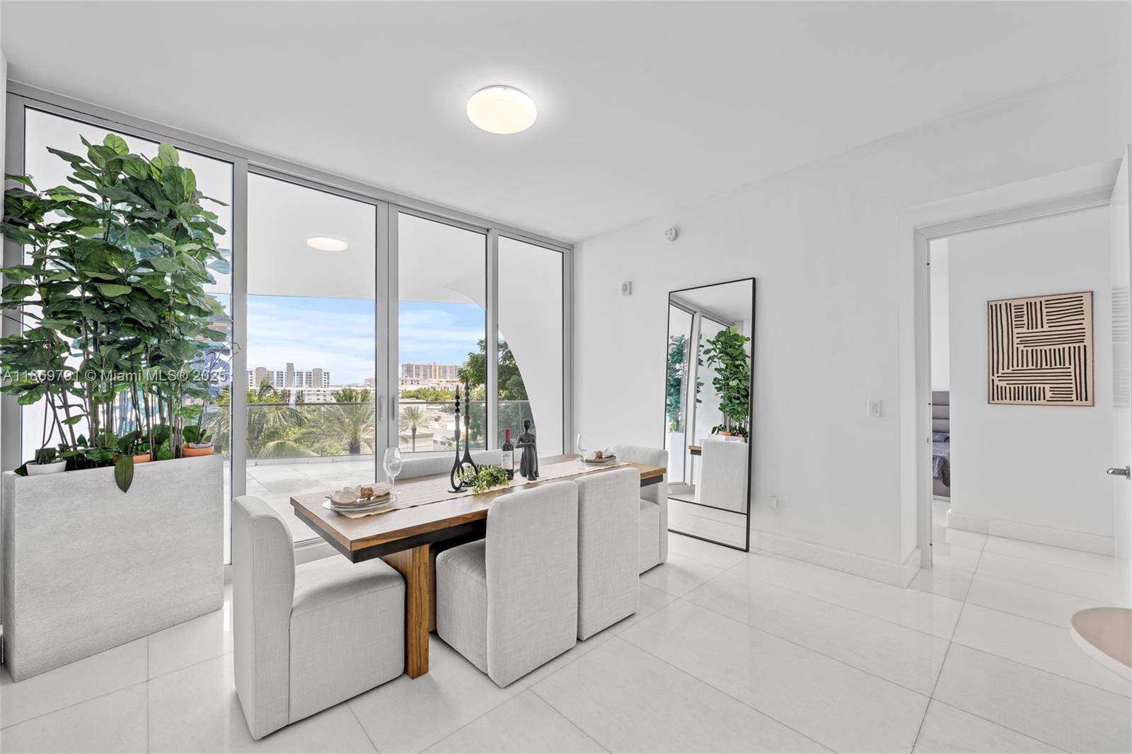 16901 Collins Ave # 503