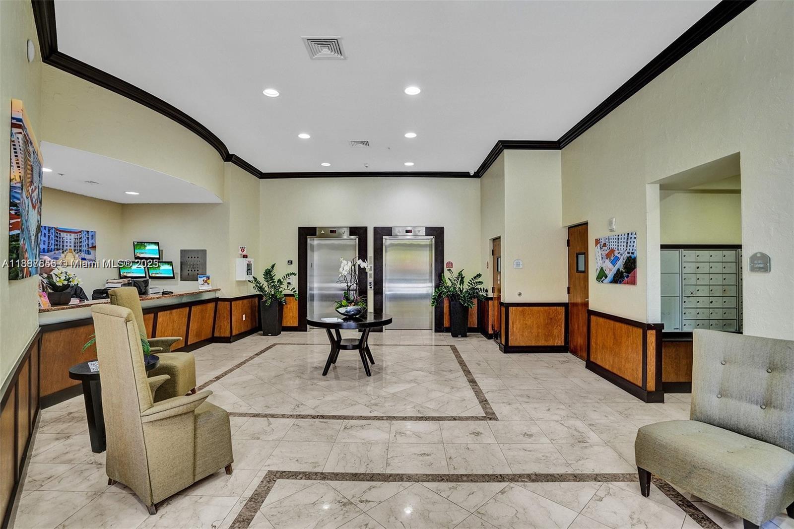 2030 S Douglas Rd # 816