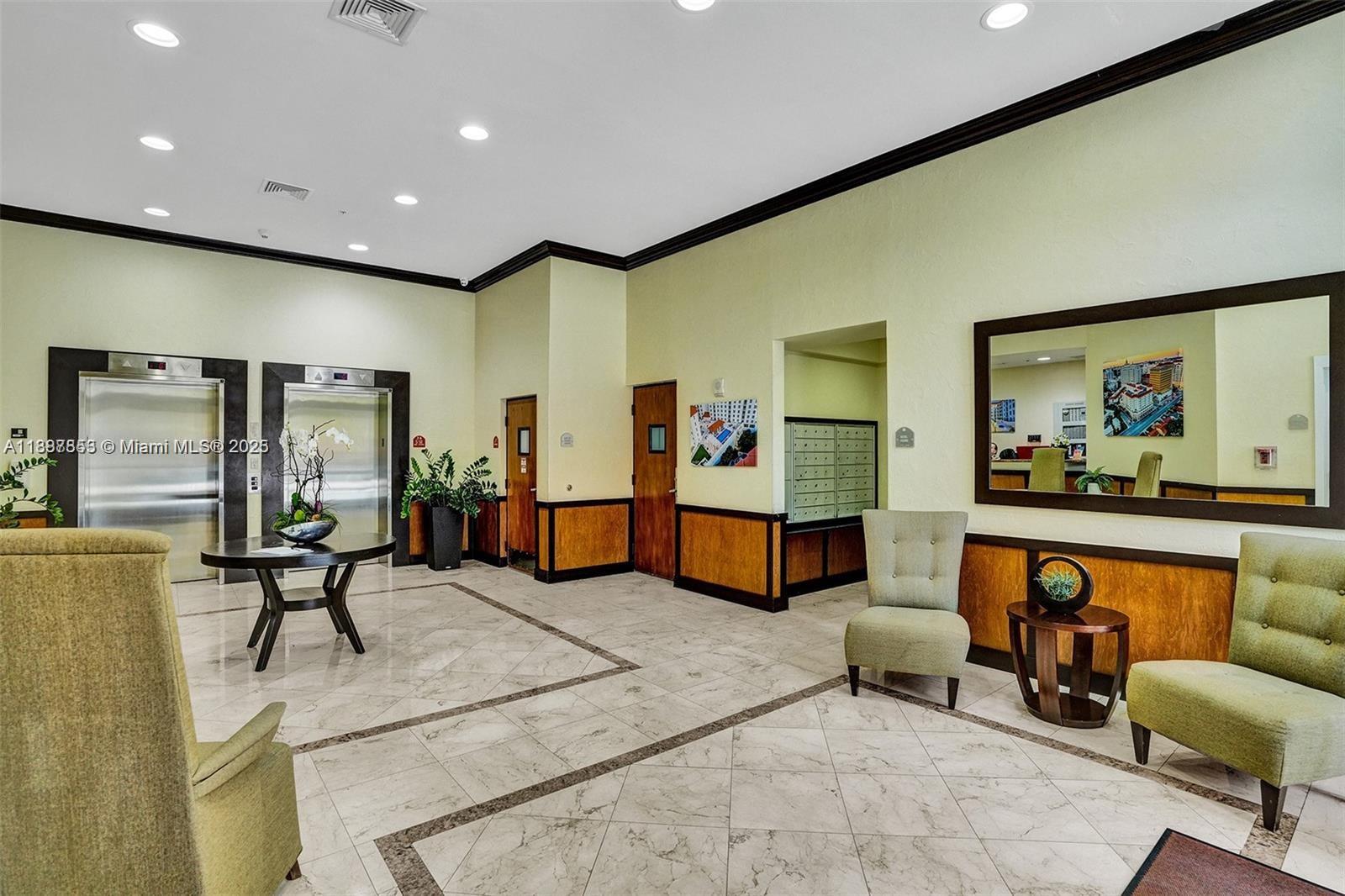 2030 S Douglas Rd # 816