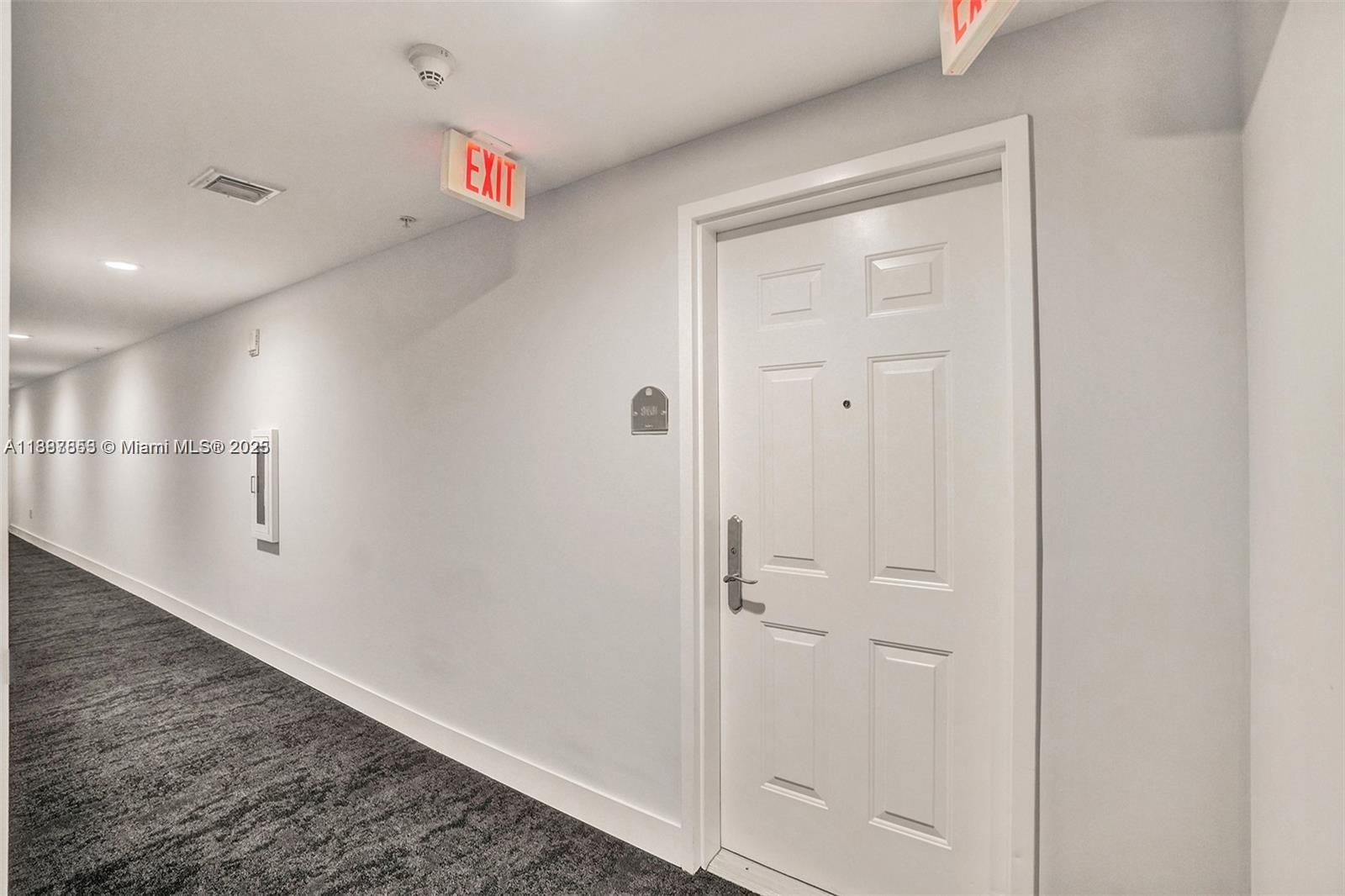 2030 S Douglas Rd # 816