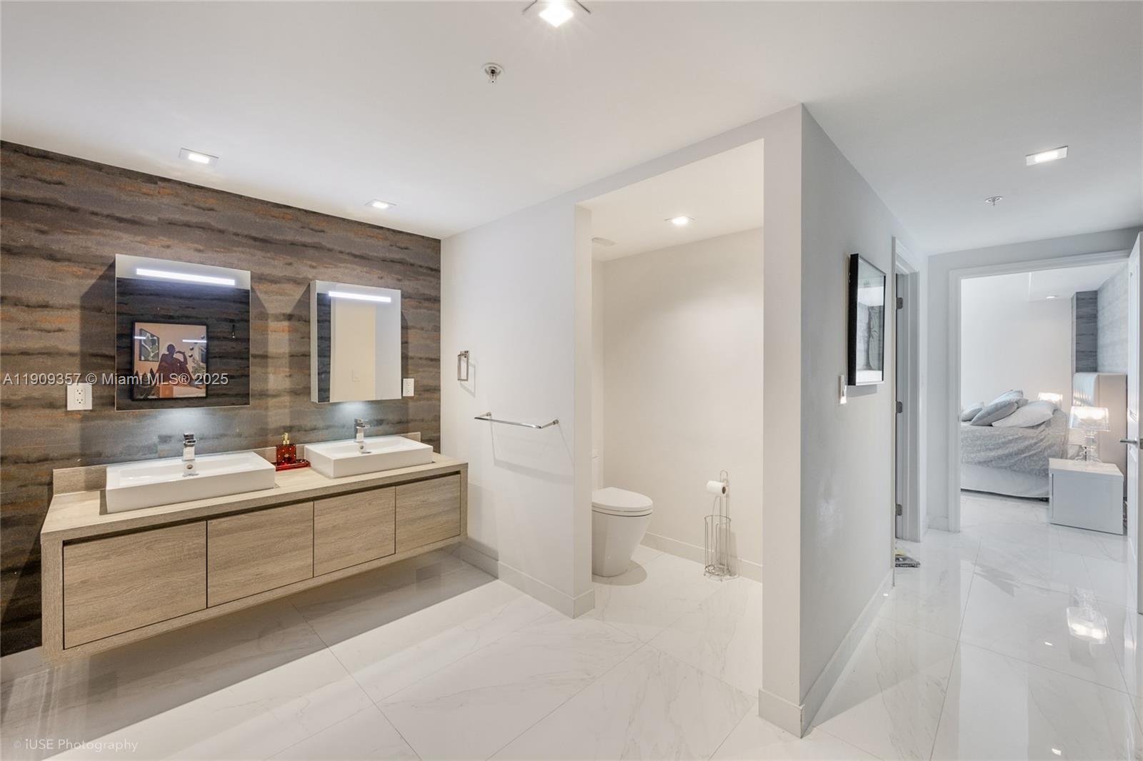 400 Sunny Isles Blvd # 704