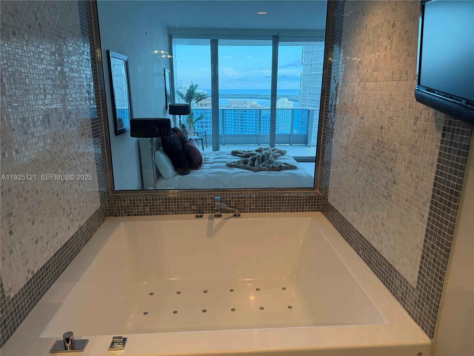 200 Biscayne Boulevard Way # 4007