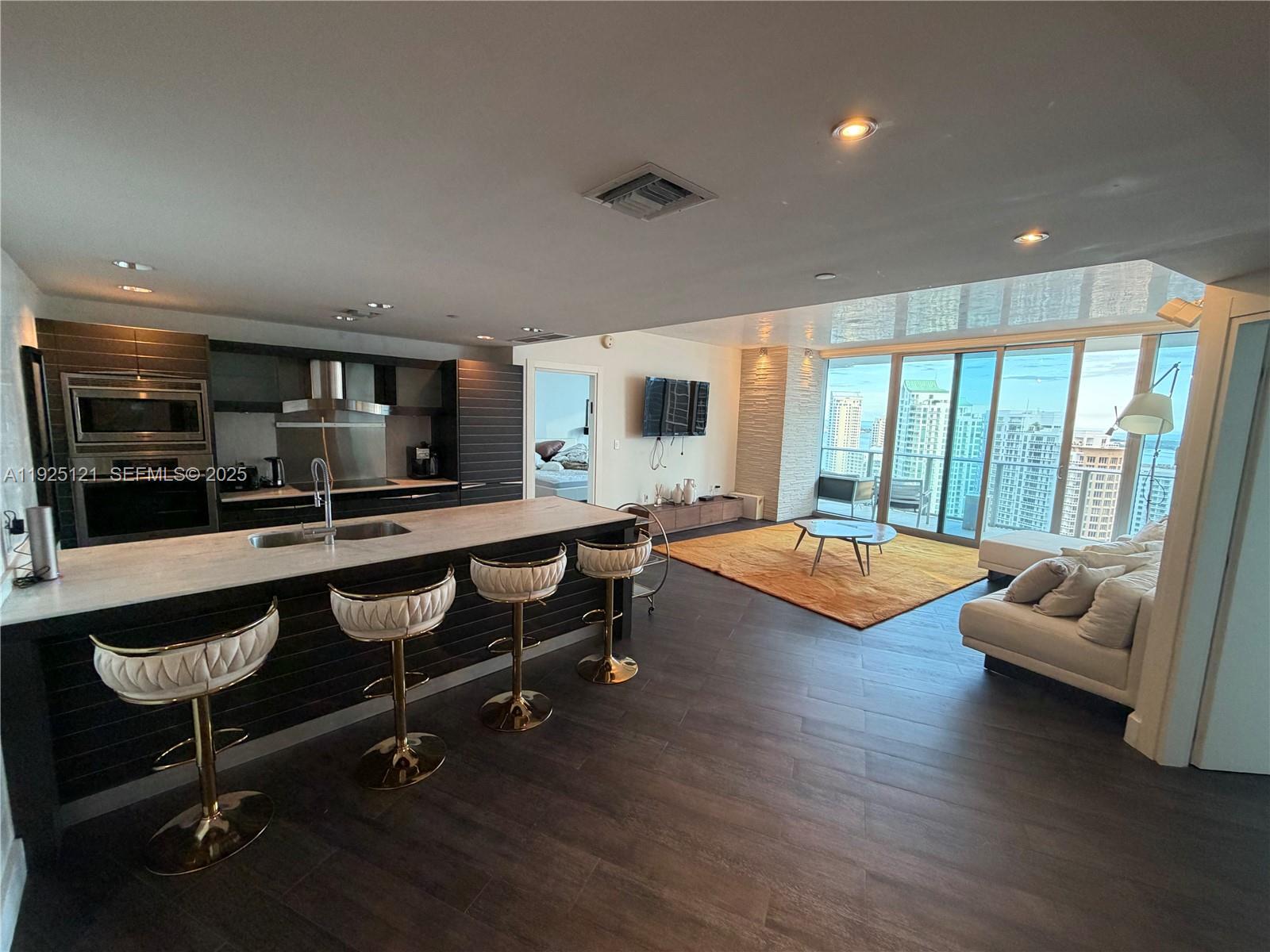 200 Biscayne Boulevard Way # 4007
