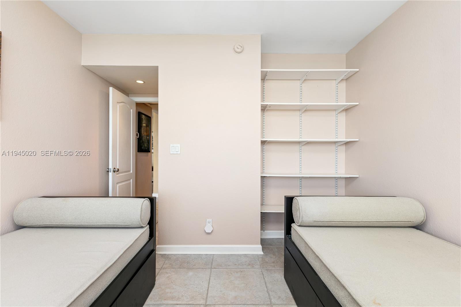5600 Collins Ave # 17J