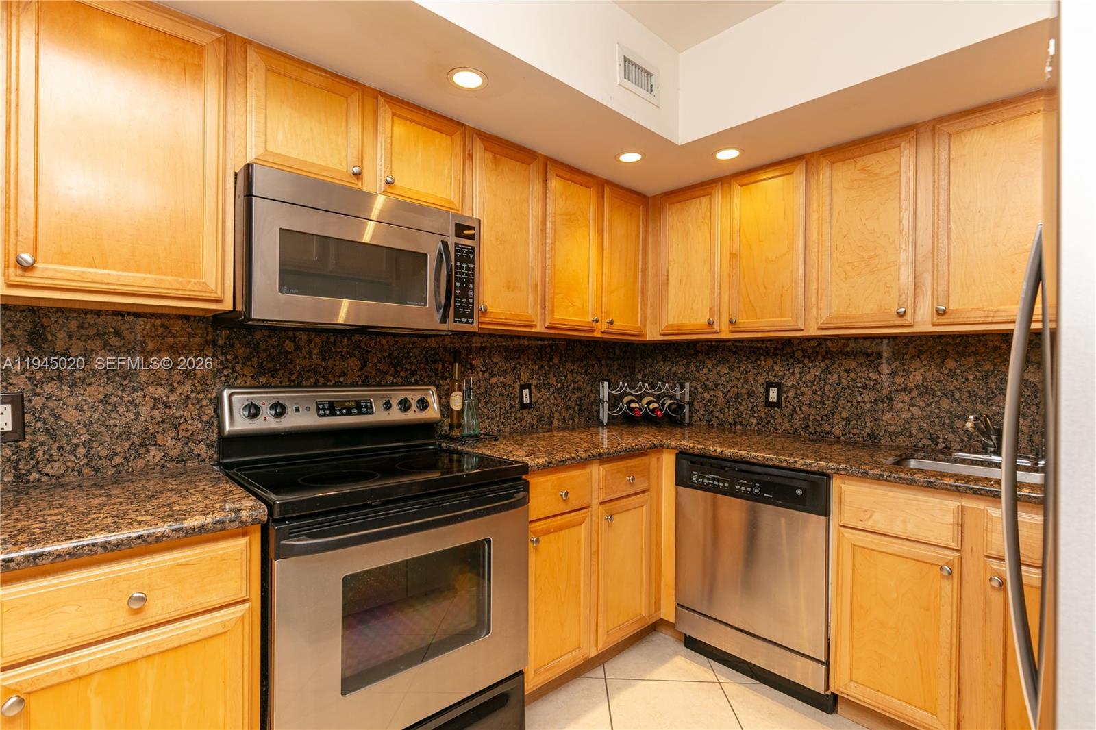 5600 Collins Ave # 17J