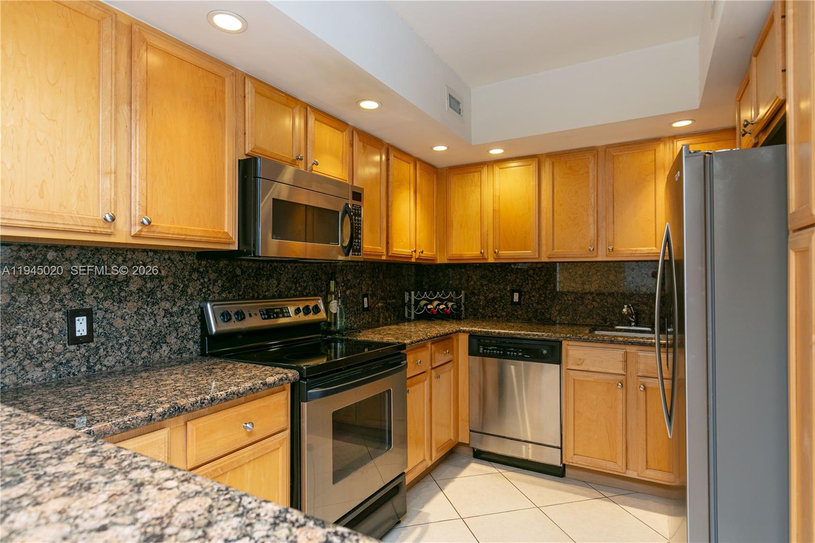 5600 Collins Ave # 17J