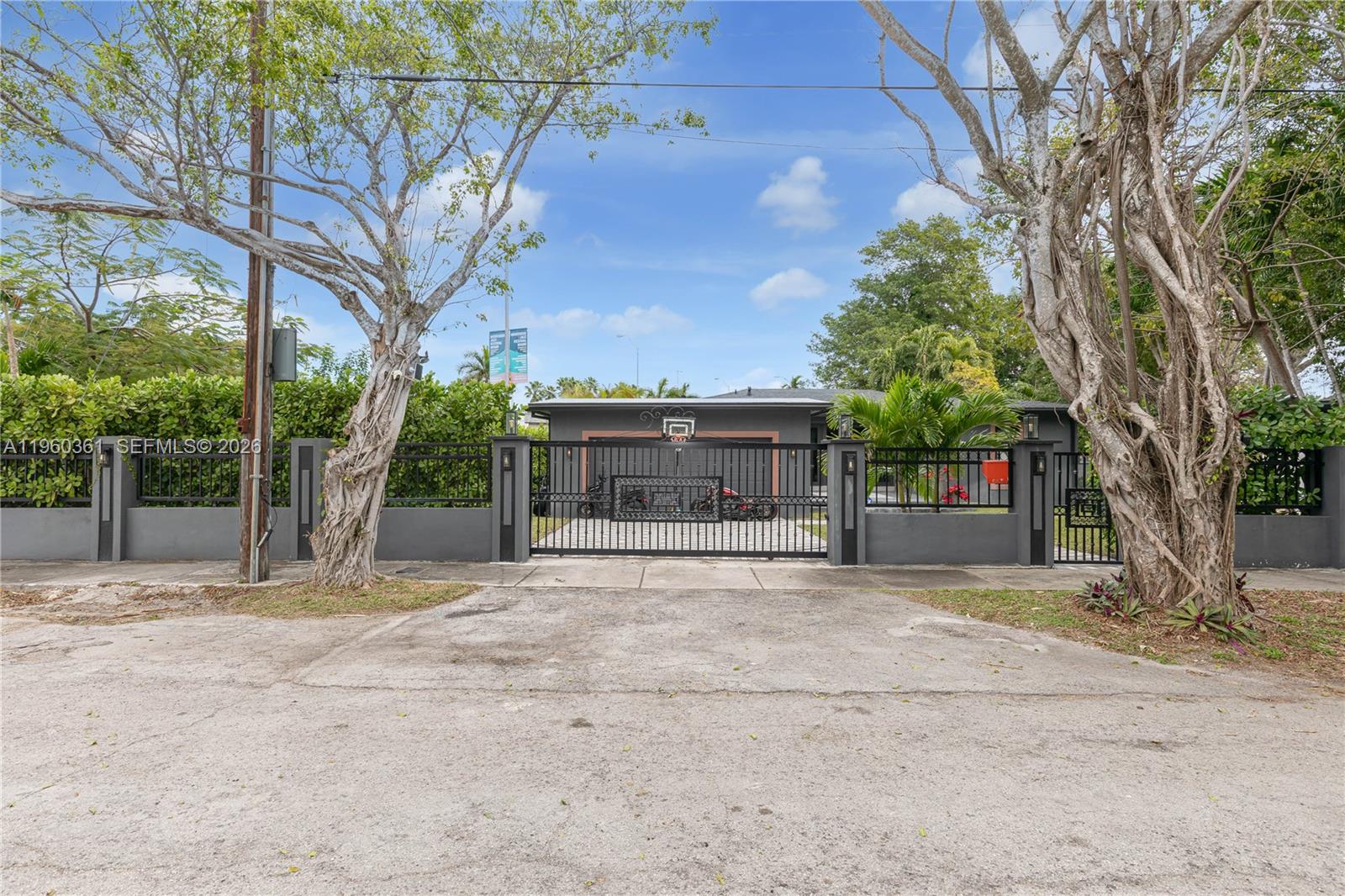 63 SW 31st Rd
