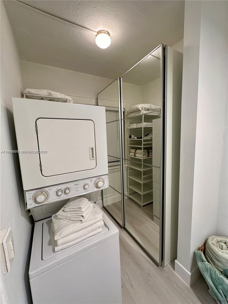 126 Mendoza Ave # 2