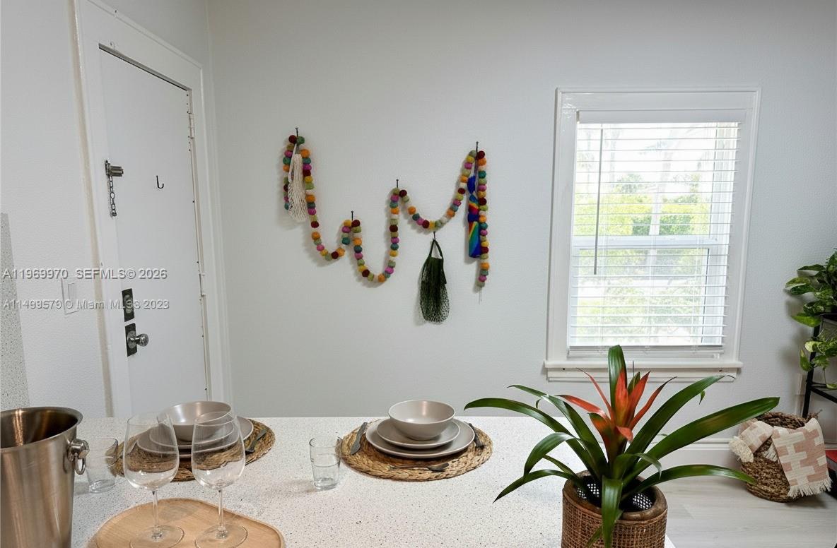 126 Mendoza Ave # 2