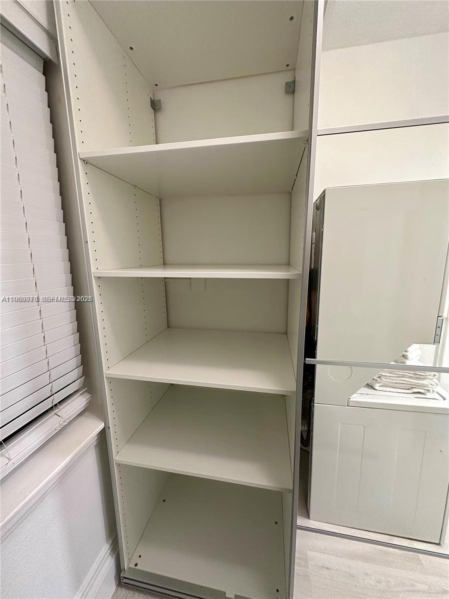 126 Mendoza Ave # 2