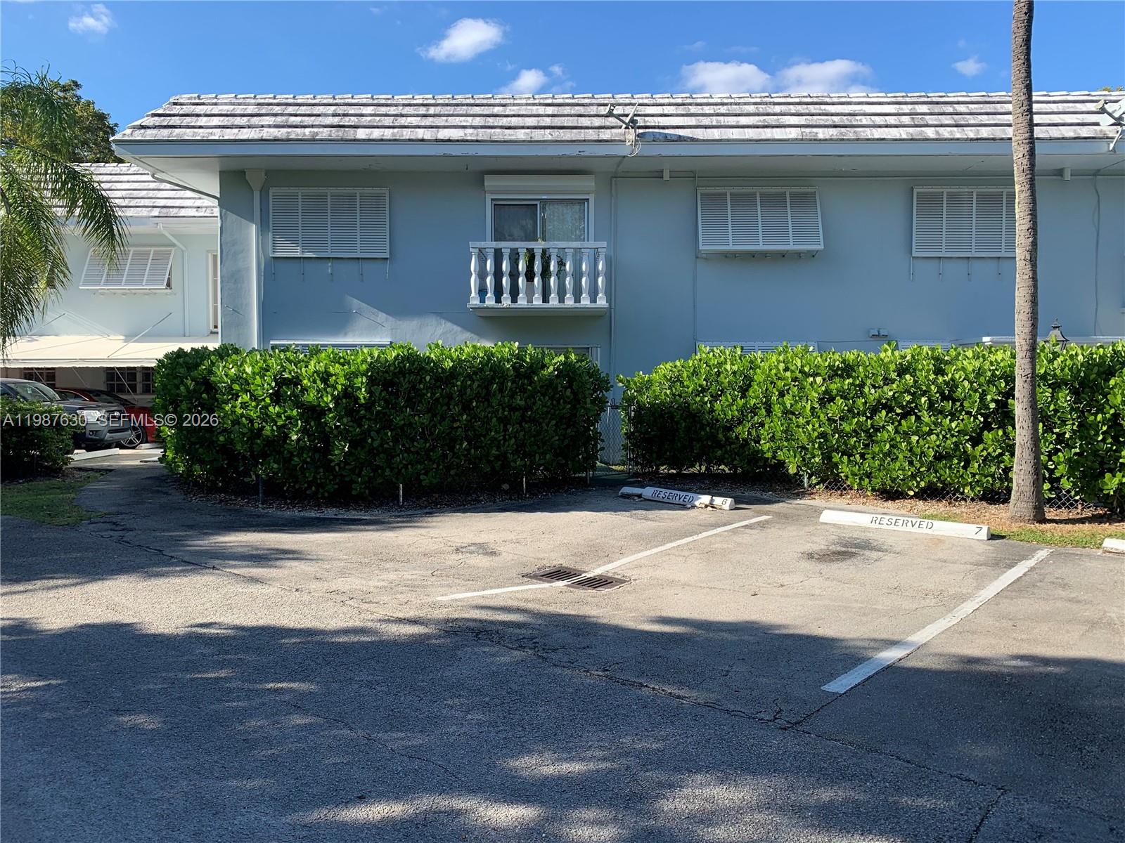 1200 Mariposa Ave # E104